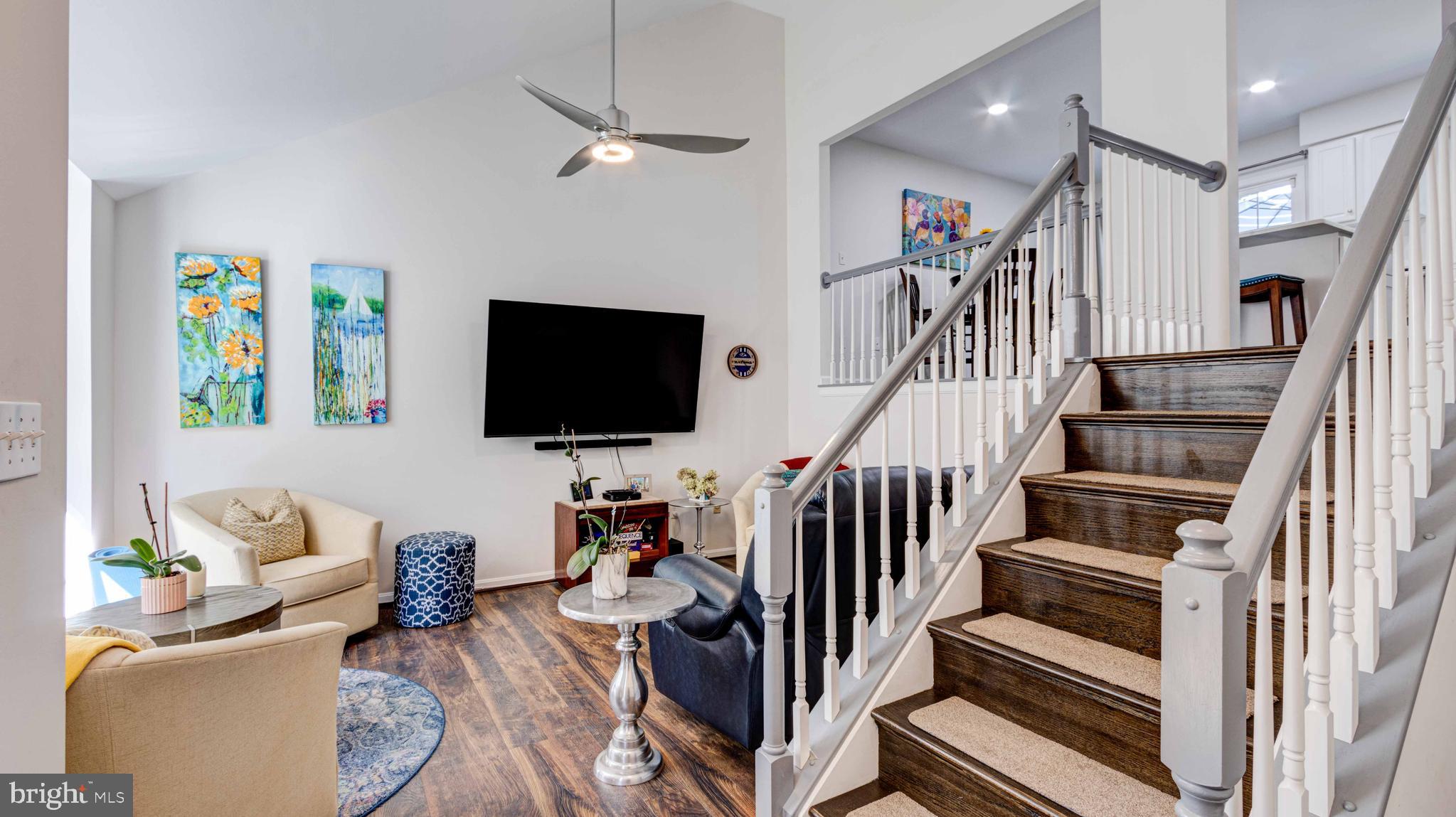 SUNSET KNOLL - Residential Lease