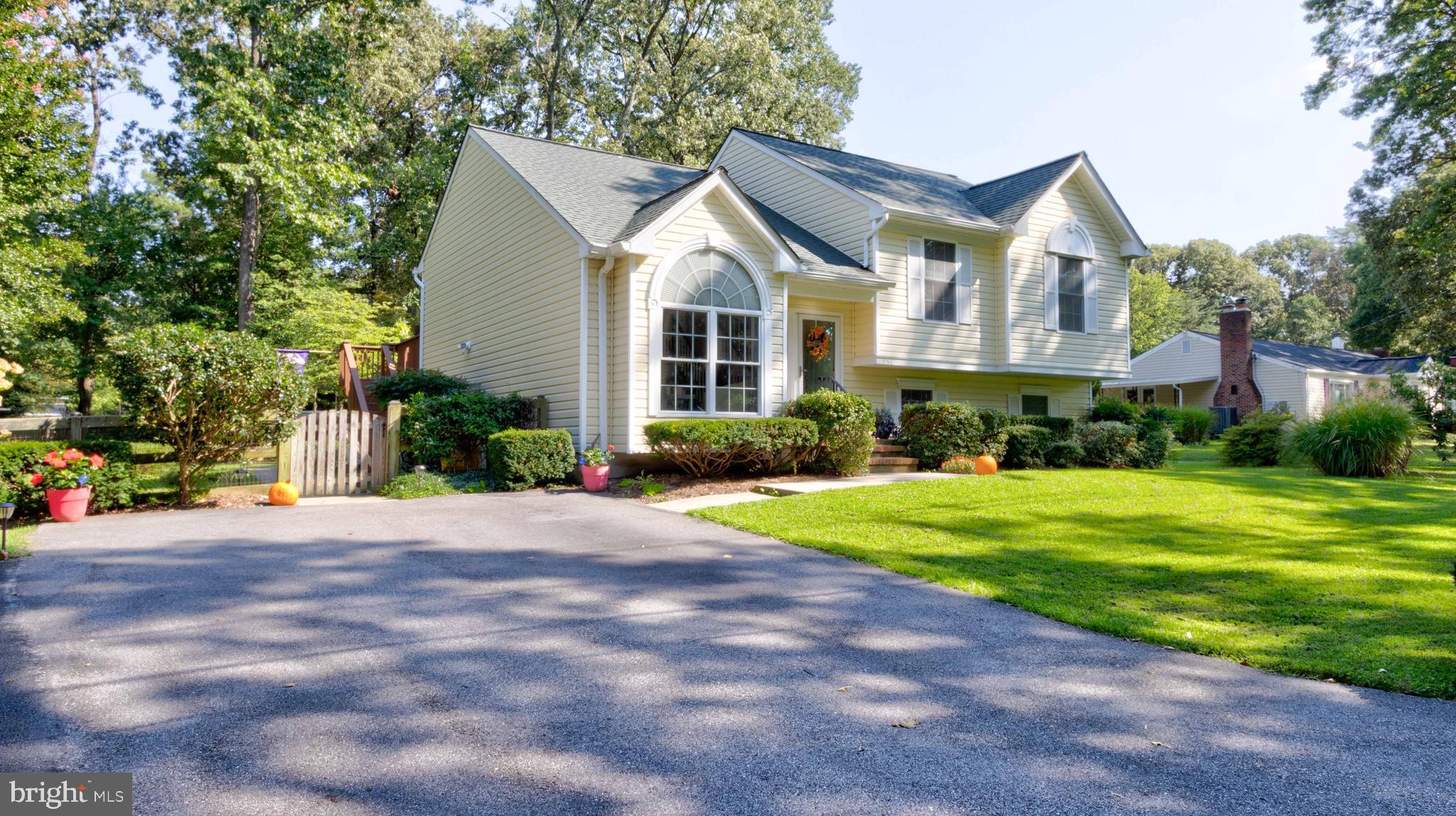 SUNSET KNOLL - Residential Lease