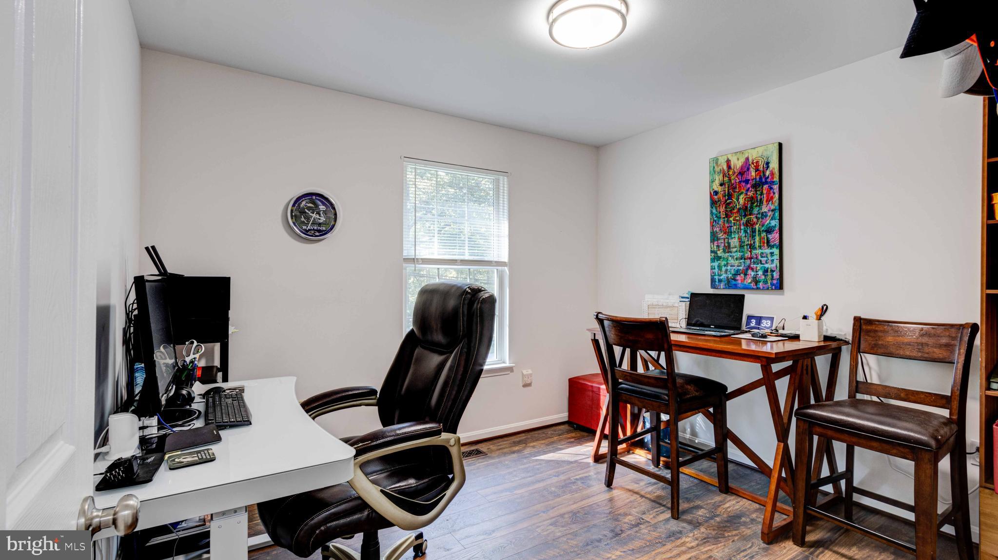 SUNSET KNOLL - Residential Lease