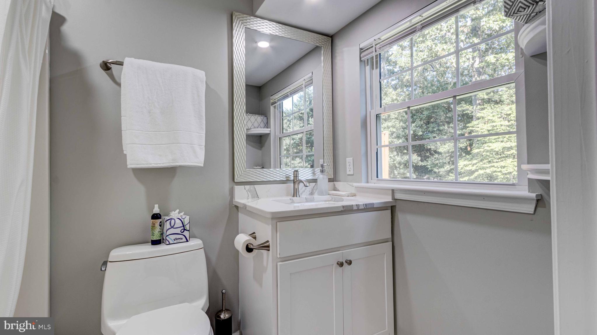 SUNSET KNOLL - Residential Lease