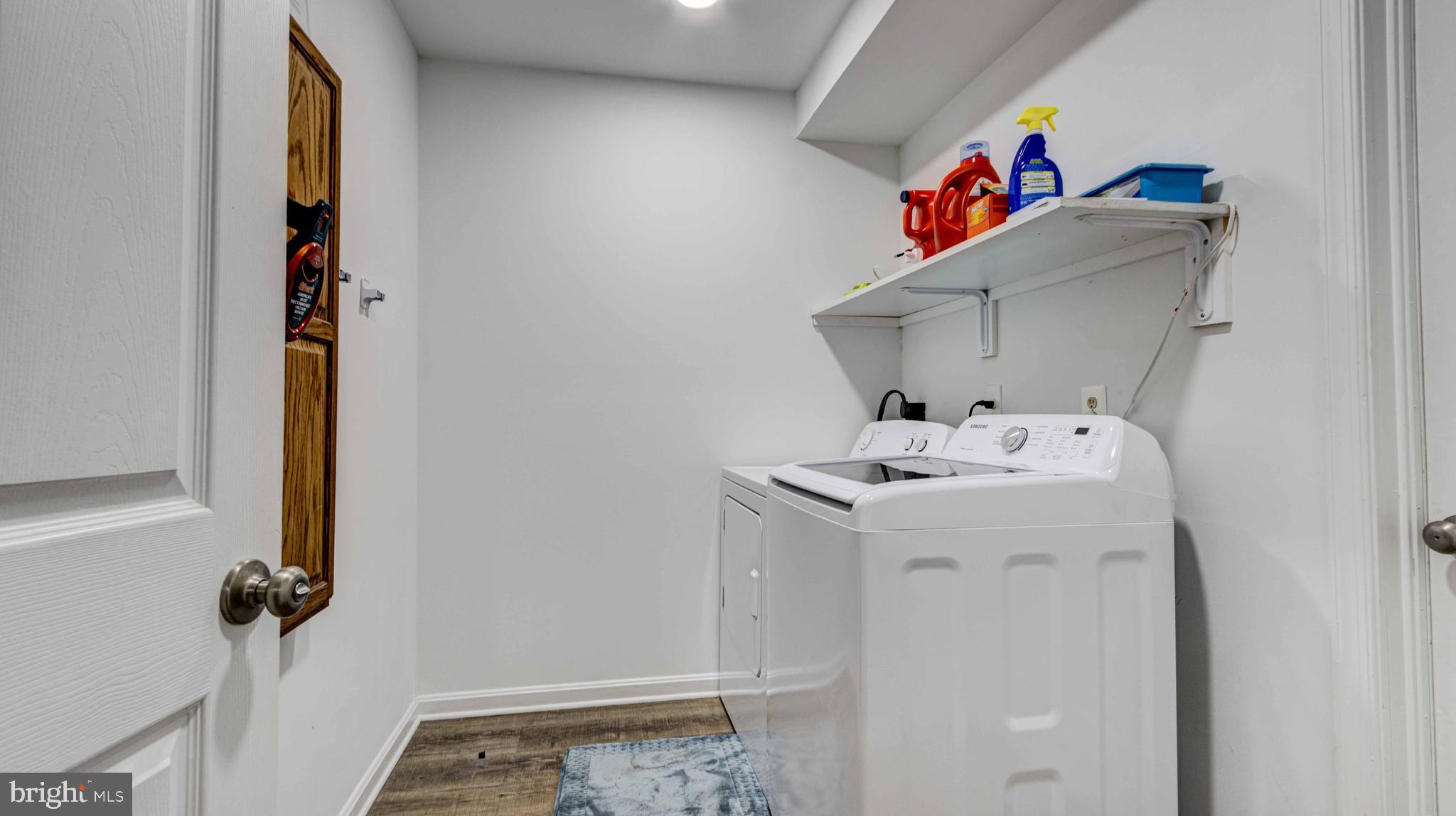 SUNSET KNOLL - Residential Lease