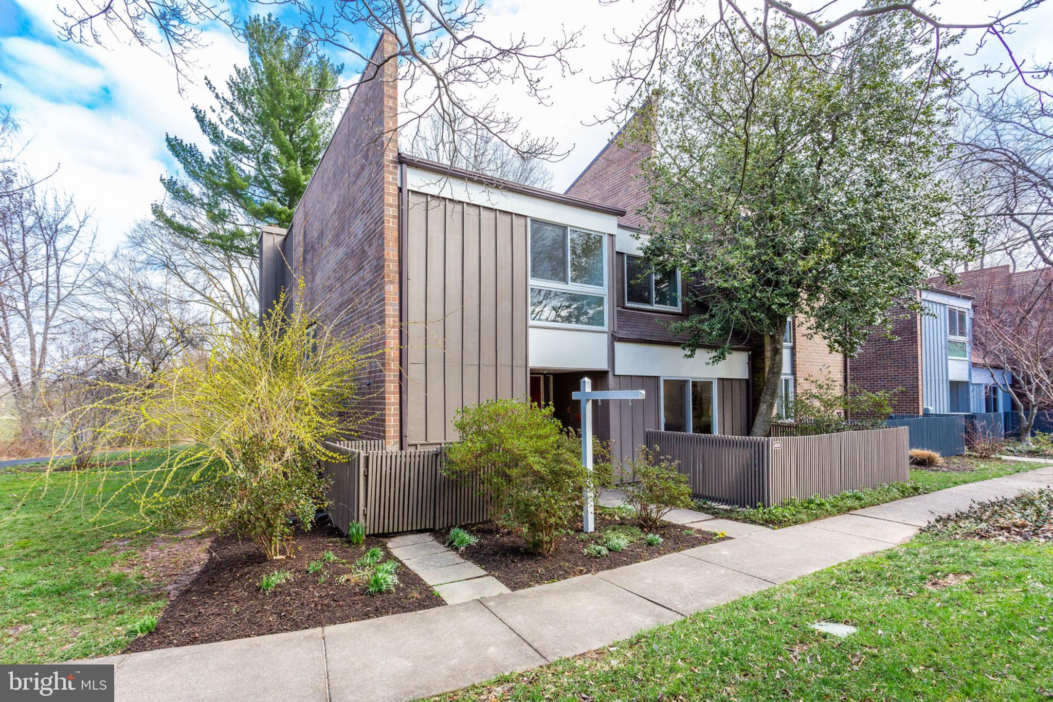 GOLF COURSE ISLAND - Residential