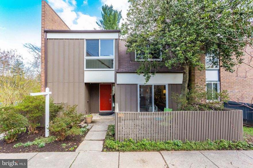 WELCOME  to Golf Course Island! One of the rare town home communities that has it all! Large, spacious end-unit, golf course views, beautiful common areas and private spaces; walking distance to Reston metro station, Town Center, and Lake Anne! Wait till you preview the inside! Interior planning, ergonomic  kitchen, with interior space working in harmony with nature.  4 bedrooms/2.5 baths, hardwoods floors, carpeting, fresh paint, and many updates! The main level living areas are open to viewing green spaces and Hidden Creek Golf Course.  Outdoor patio to for weekend entertaining! Car port with plenty of guest parking. Tot lot. Imagine living in this private and tranquil environment with all the amenities close by. WELCOME HOME!