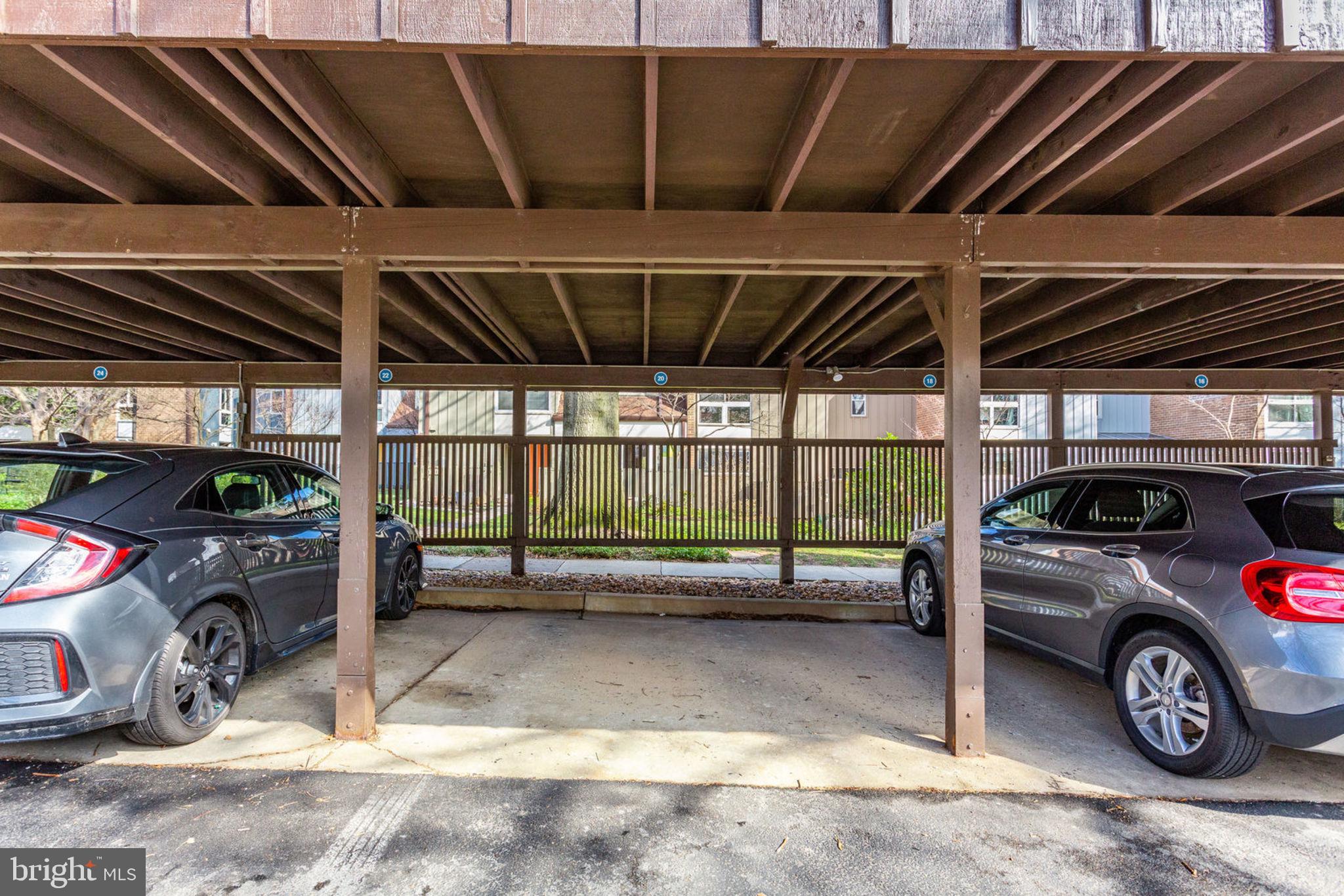 GOLF COURSE ISLAND - Residential