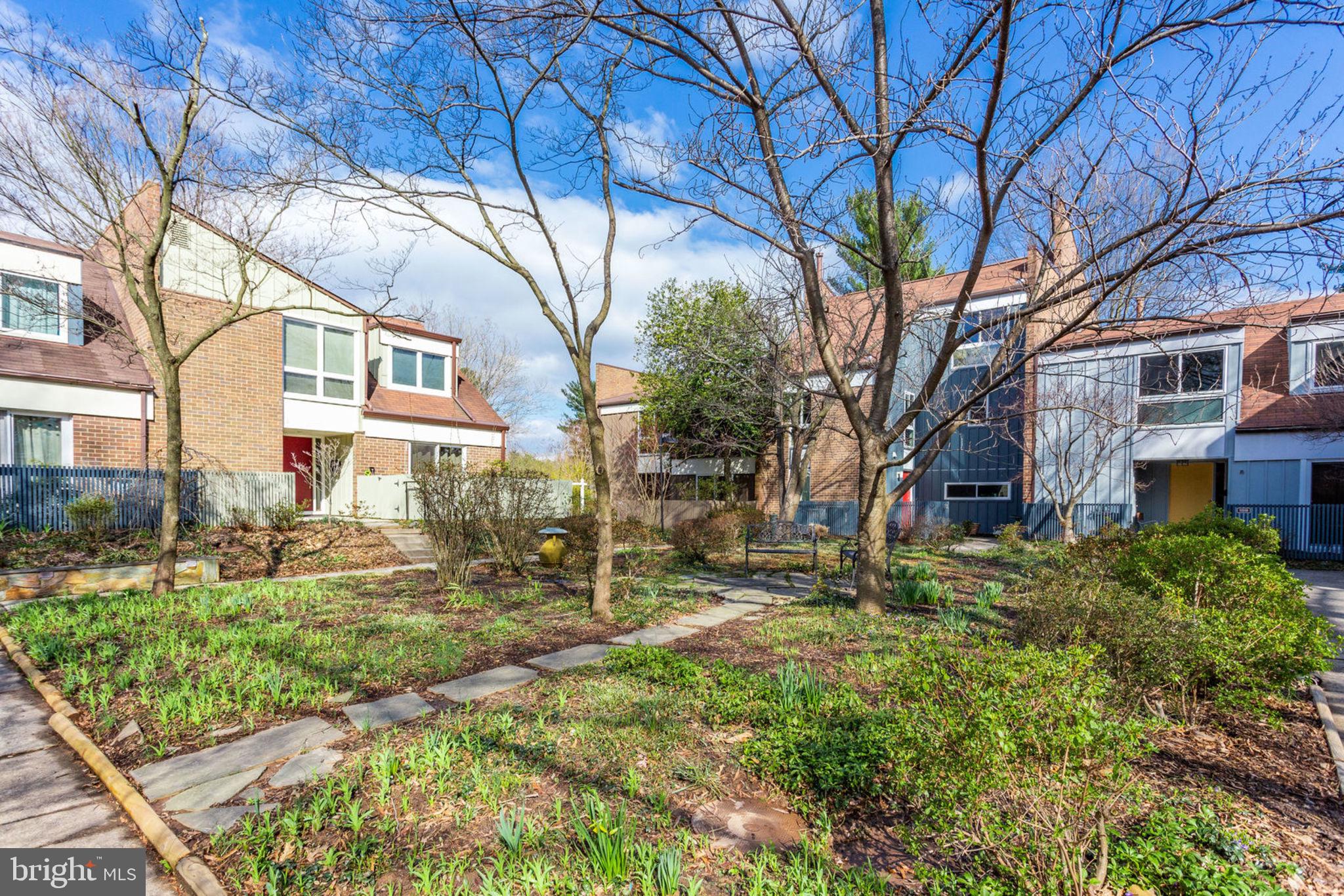 GOLF COURSE ISLAND - Residential