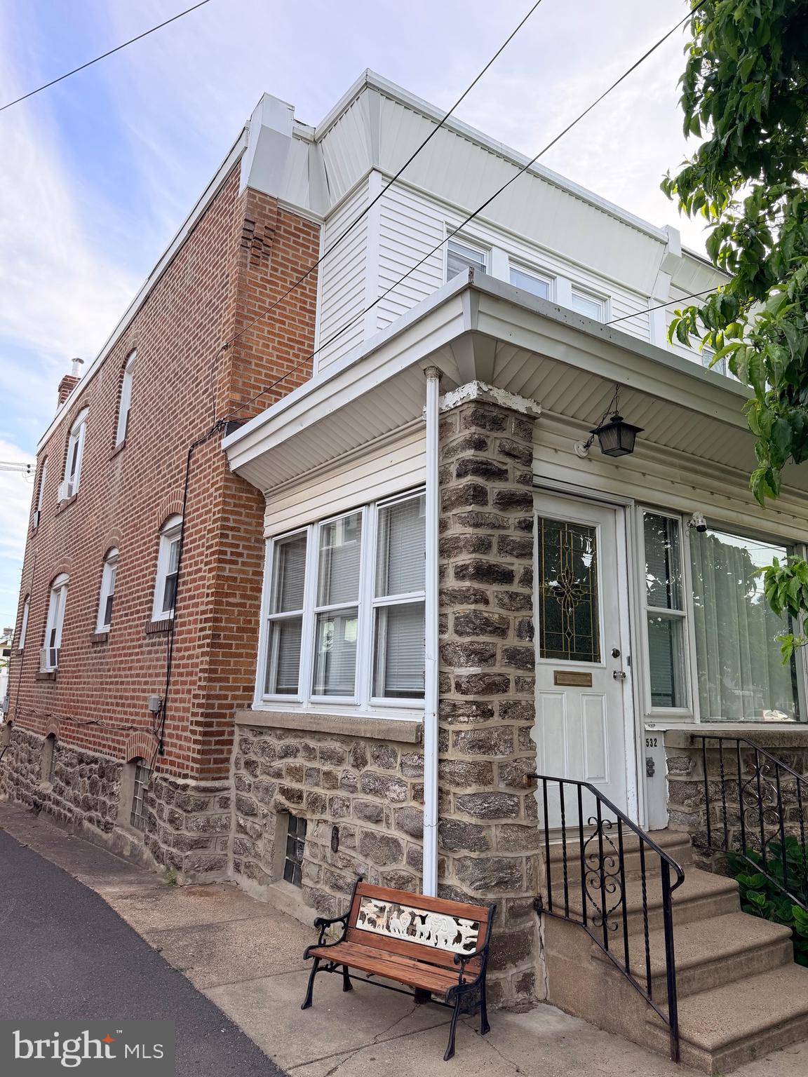 532 TYSON AVENUE