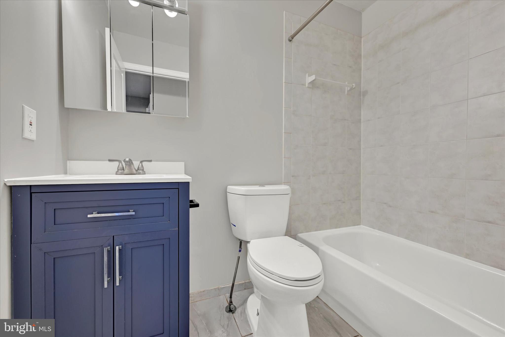 KINGS COURT - Residential