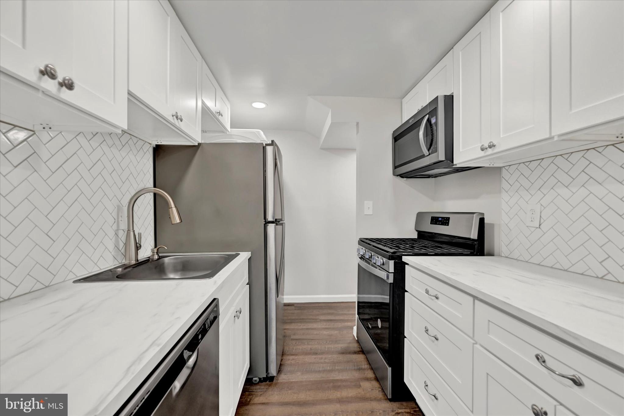 KINGS COURT - Residential