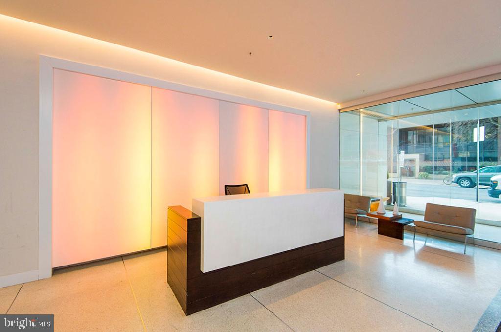 LOGAN SQUARE - Residential Lease