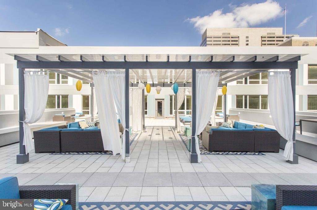 LOGAN SQUARE - Residential Lease