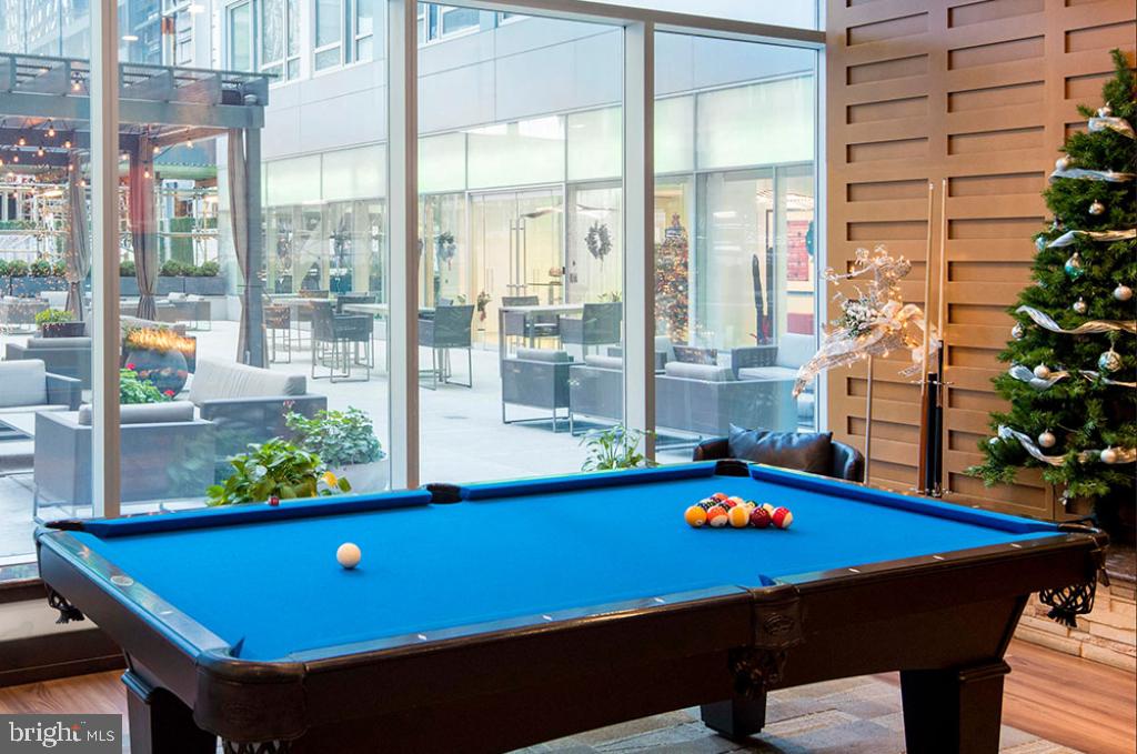 LOGAN SQUARE - Residential Lease