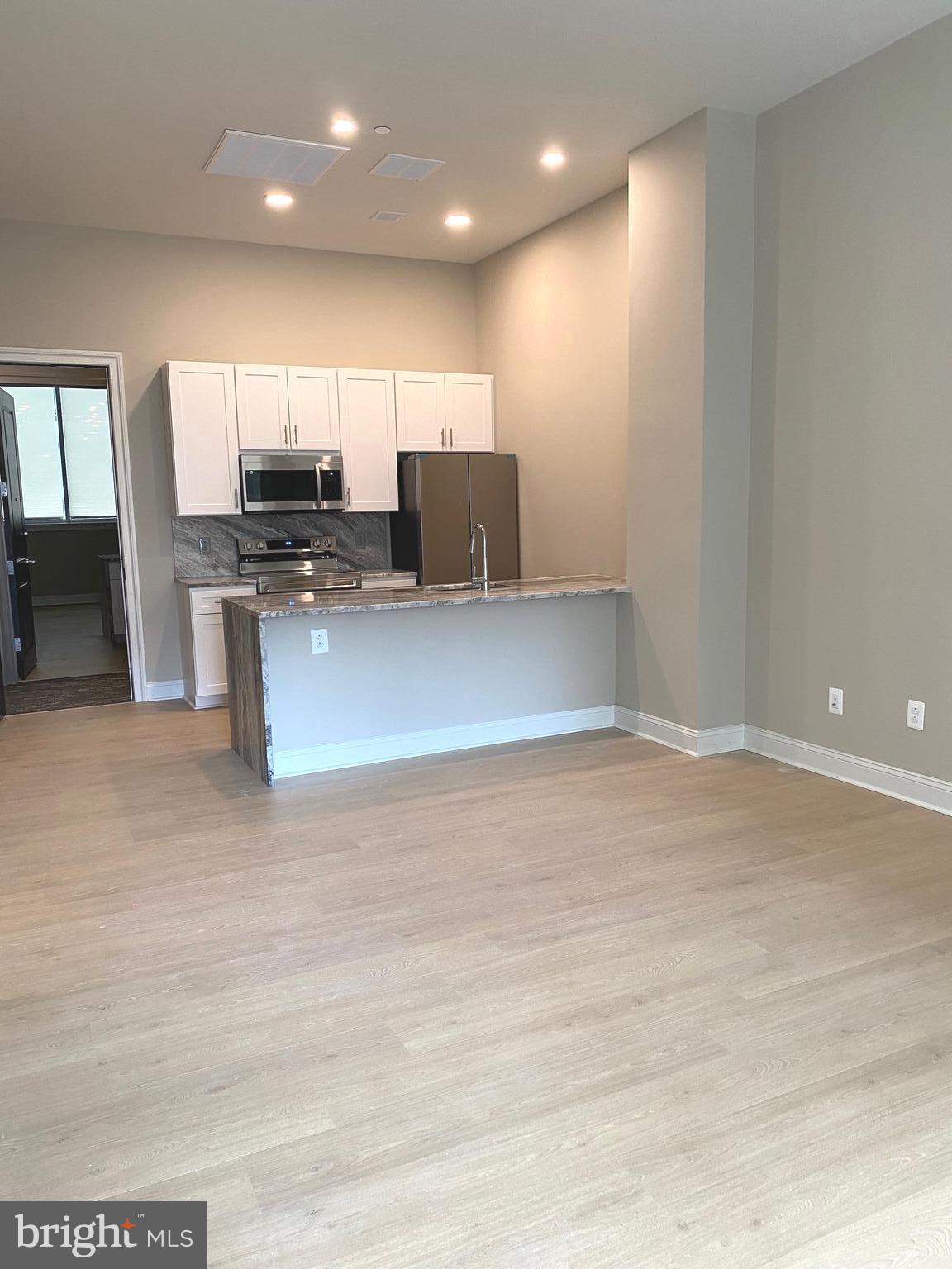 LOGAN SQUARE - Residential Lease