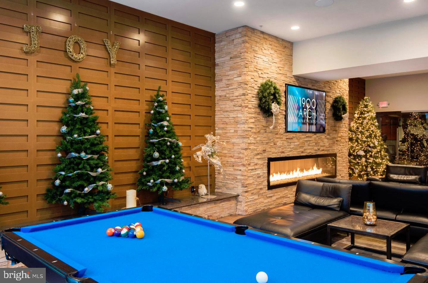 LOGAN SQUARE - Residential Lease