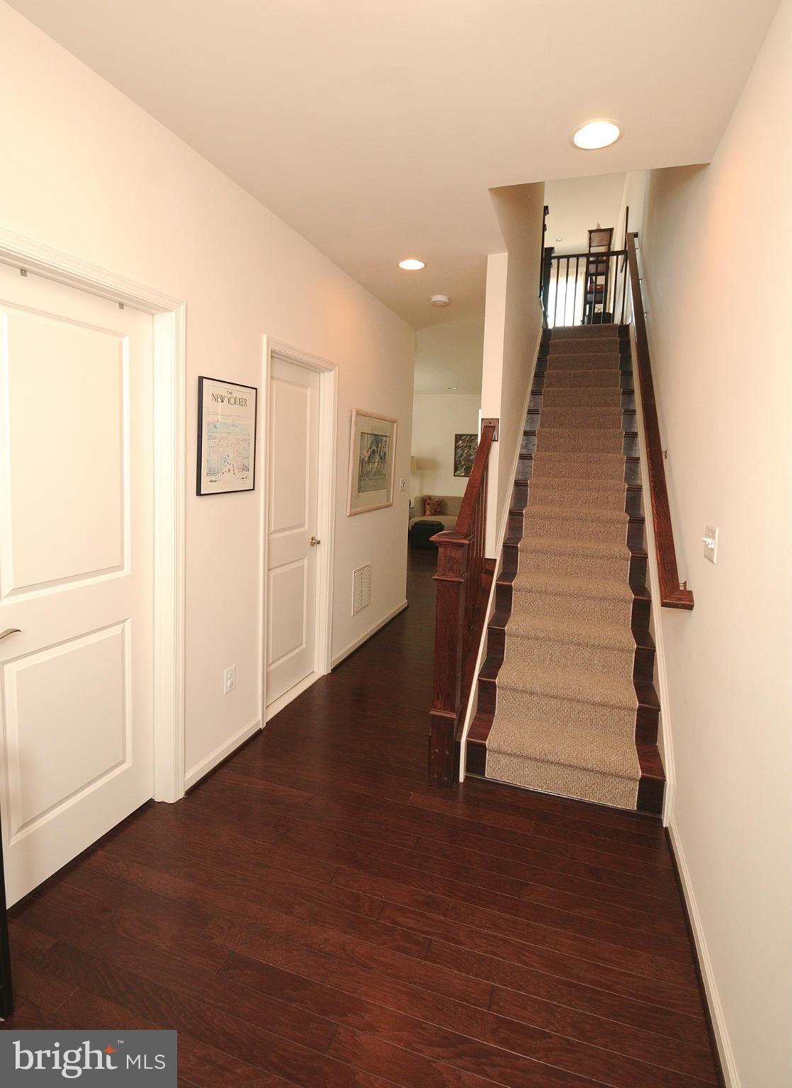 ONE LOUDOUN LANDBAY C - Residential