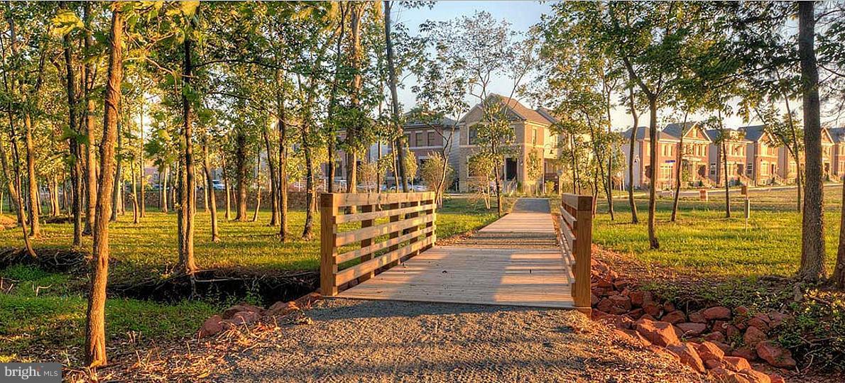 ONE LOUDOUN LANDBAY C - Residential