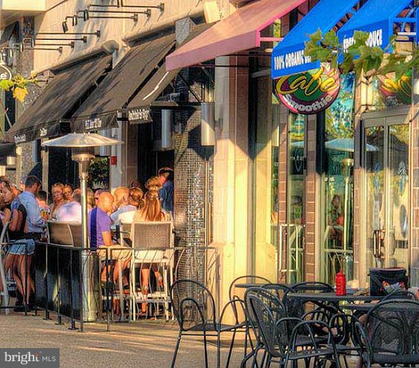 ONE LOUDOUN LANDBAY C - Residential