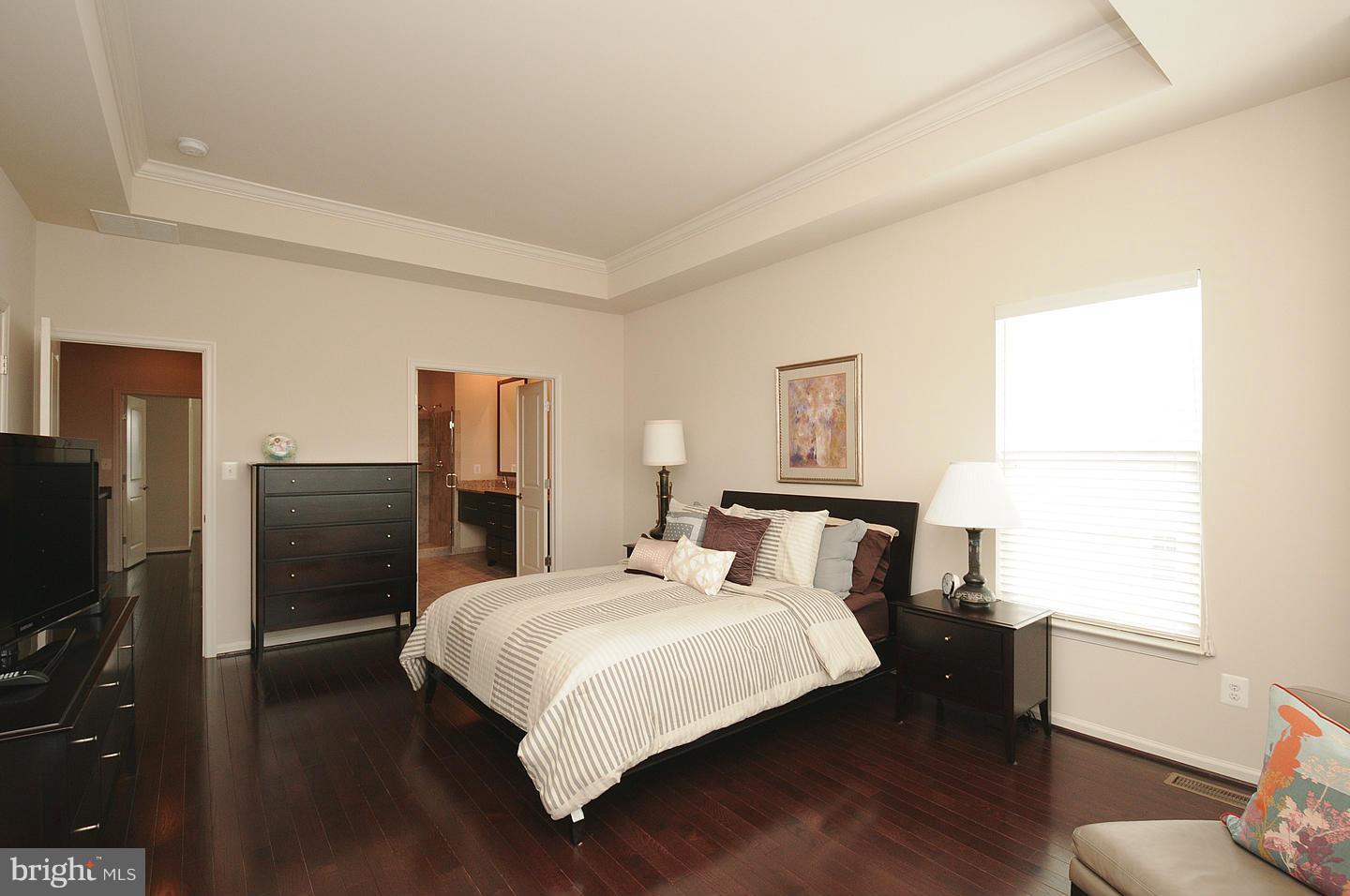 ONE LOUDOUN LANDBAY C - Residential