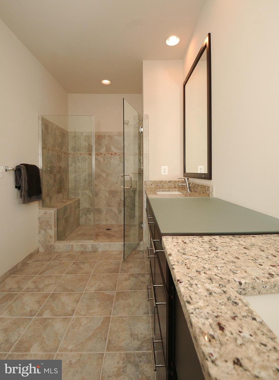 ONE LOUDOUN LANDBAY C - Residential