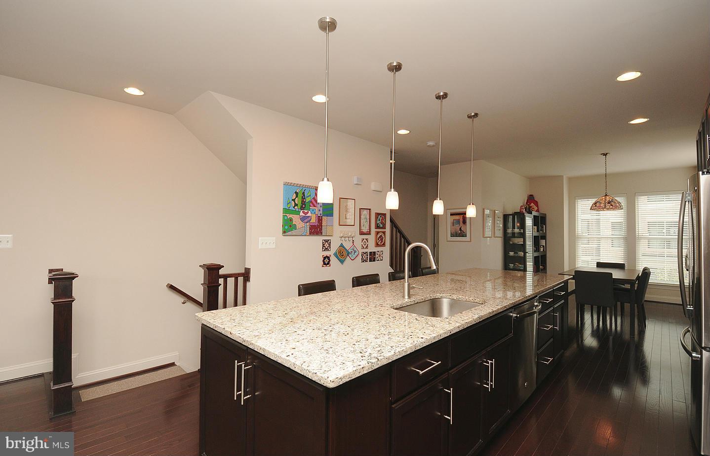 ONE LOUDOUN LANDBAY C - Residential