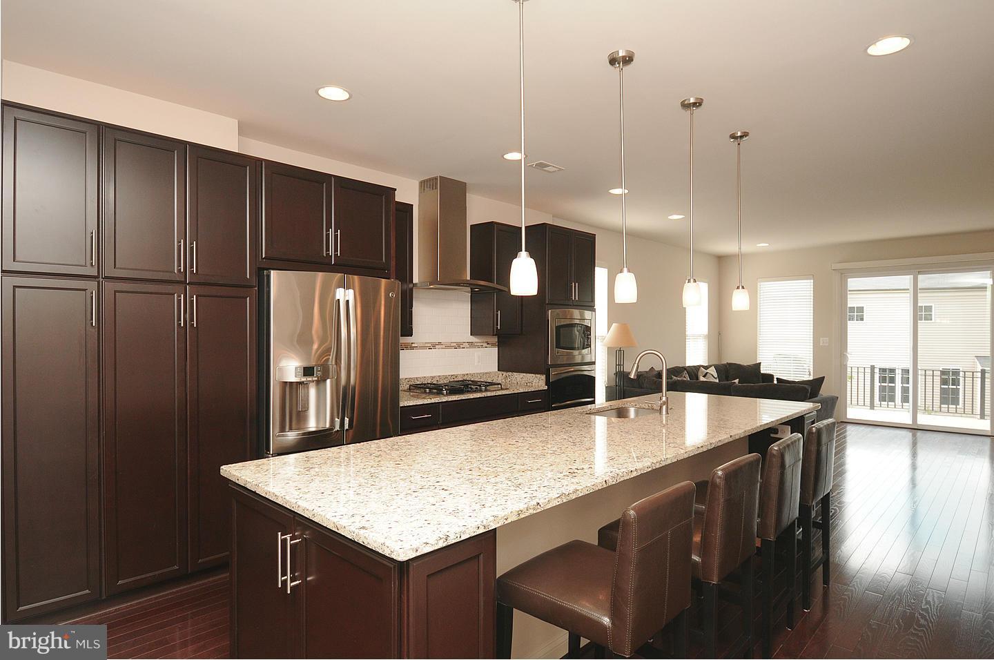 ONE LOUDOUN LANDBAY C - Residential