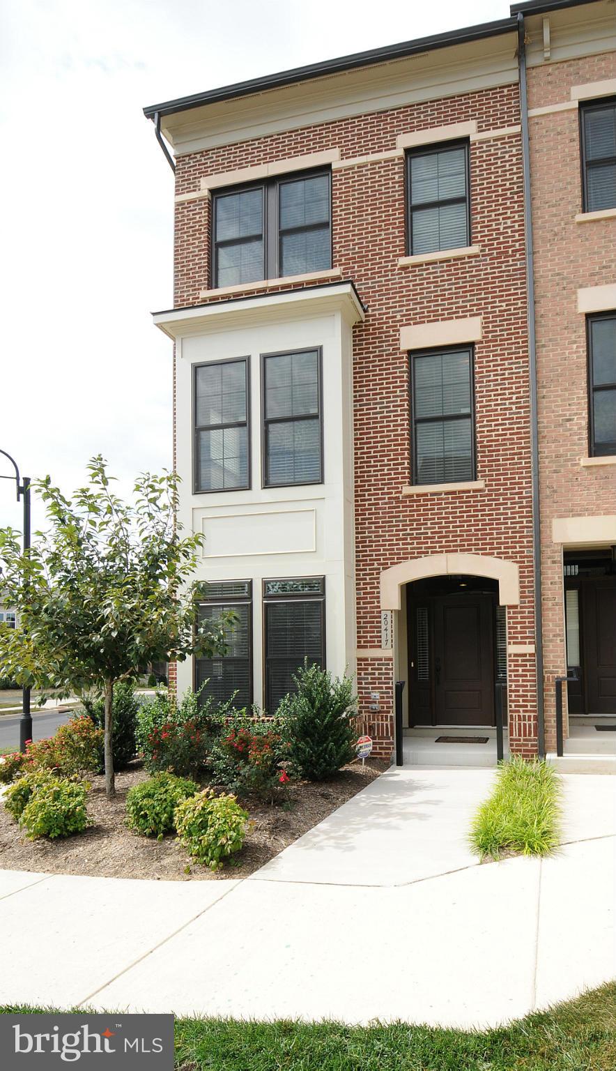 ONE LOUDOUN LANDBAY C - Residential