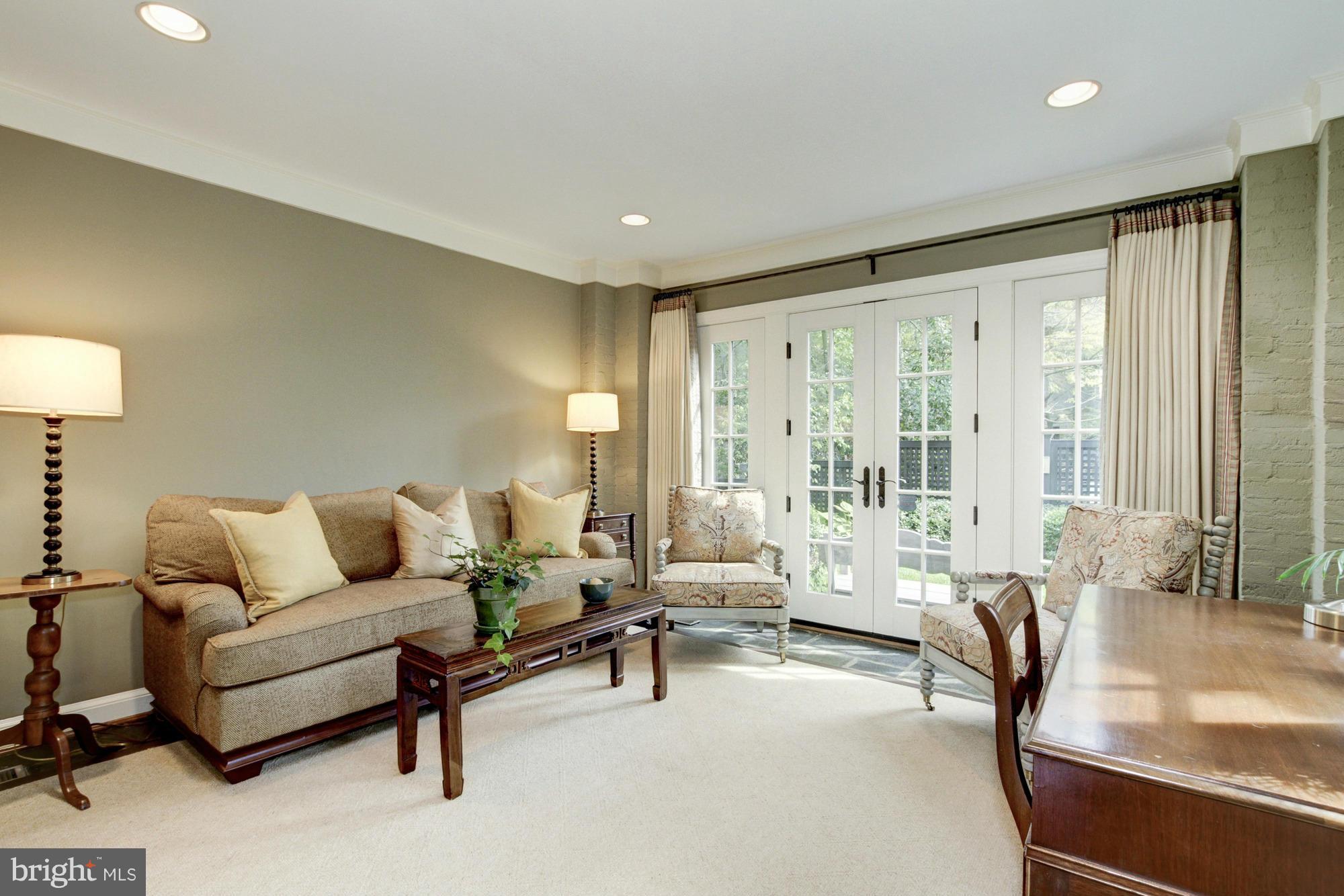 KENWOOD - Residential