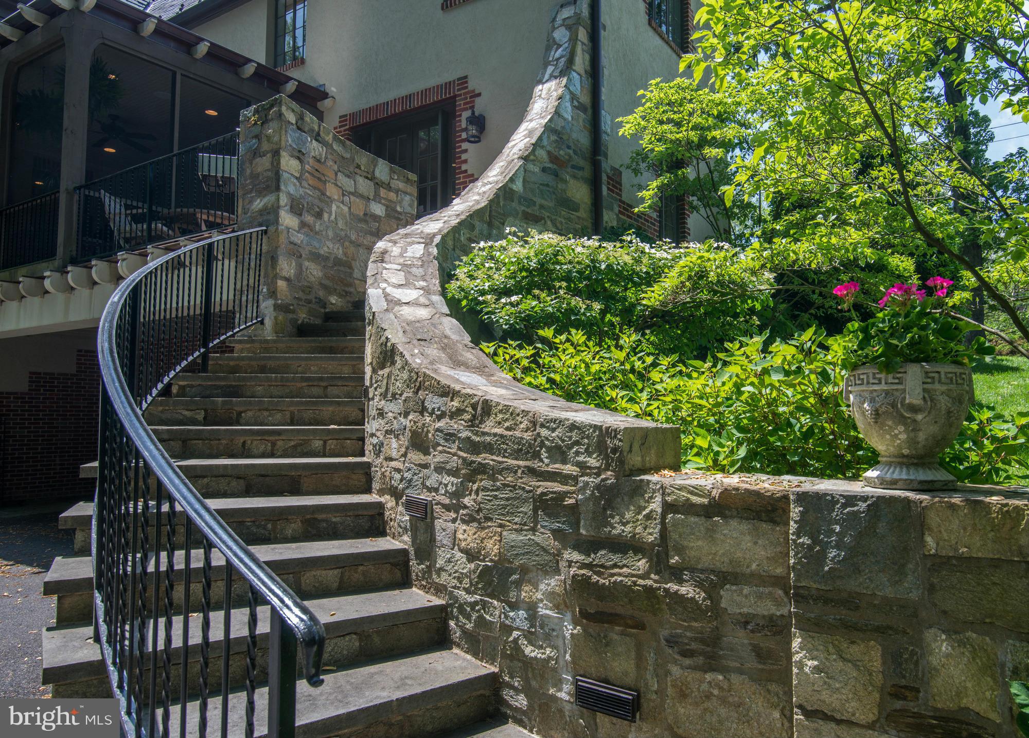 KENWOOD - Residential