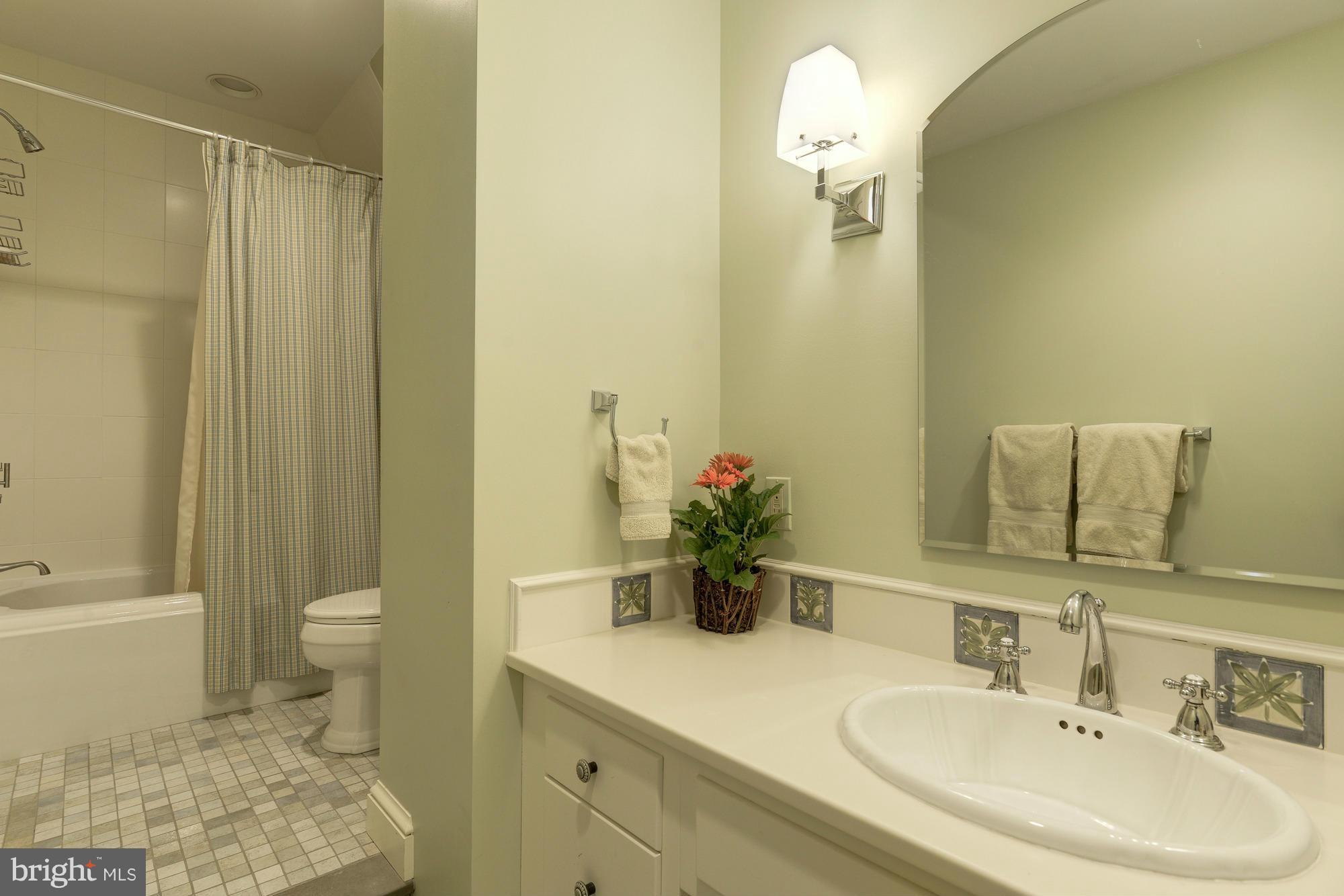 KENWOOD - Residential