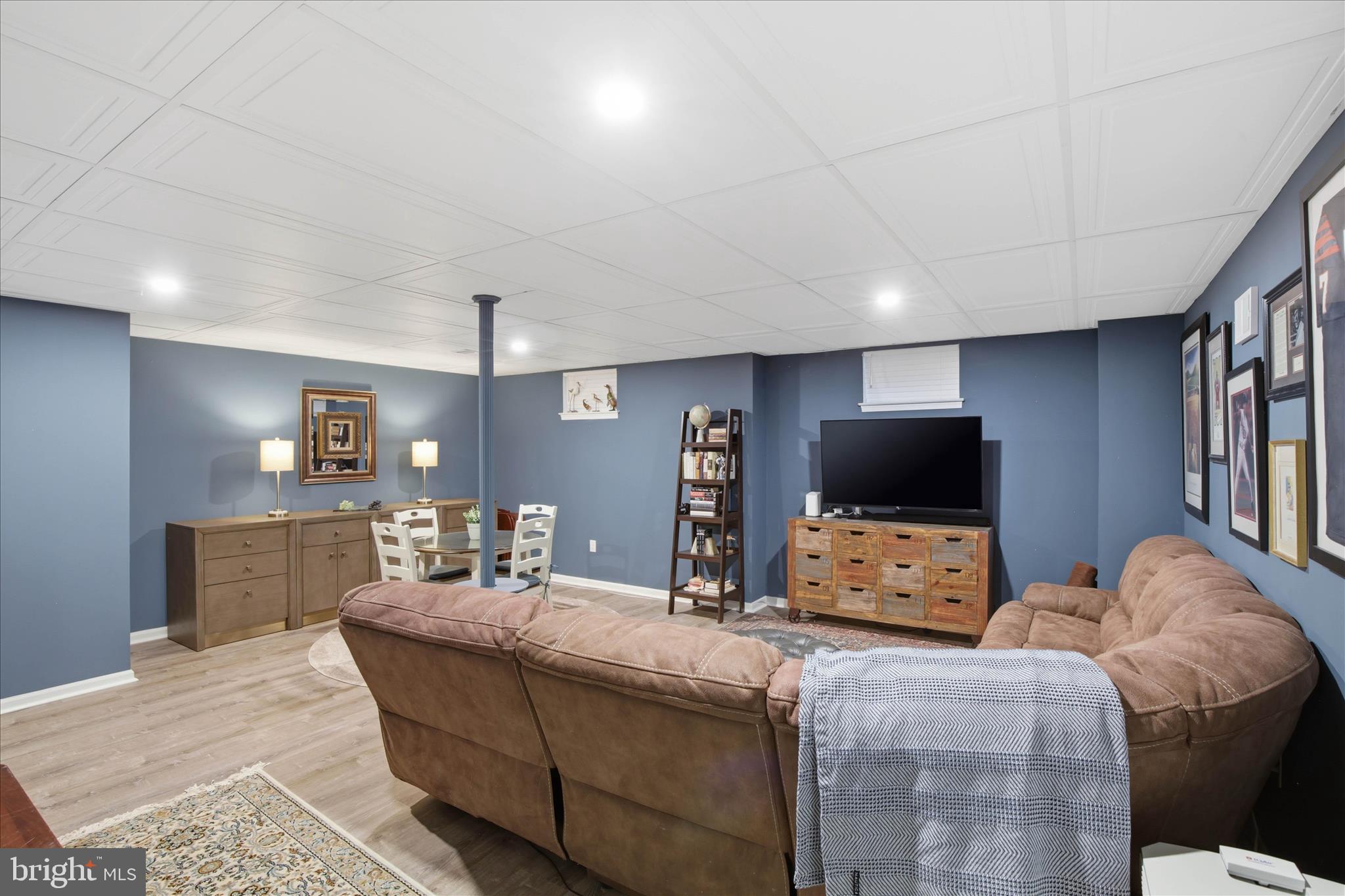 OAK KNOLL CONDOMINIUMS - Residential