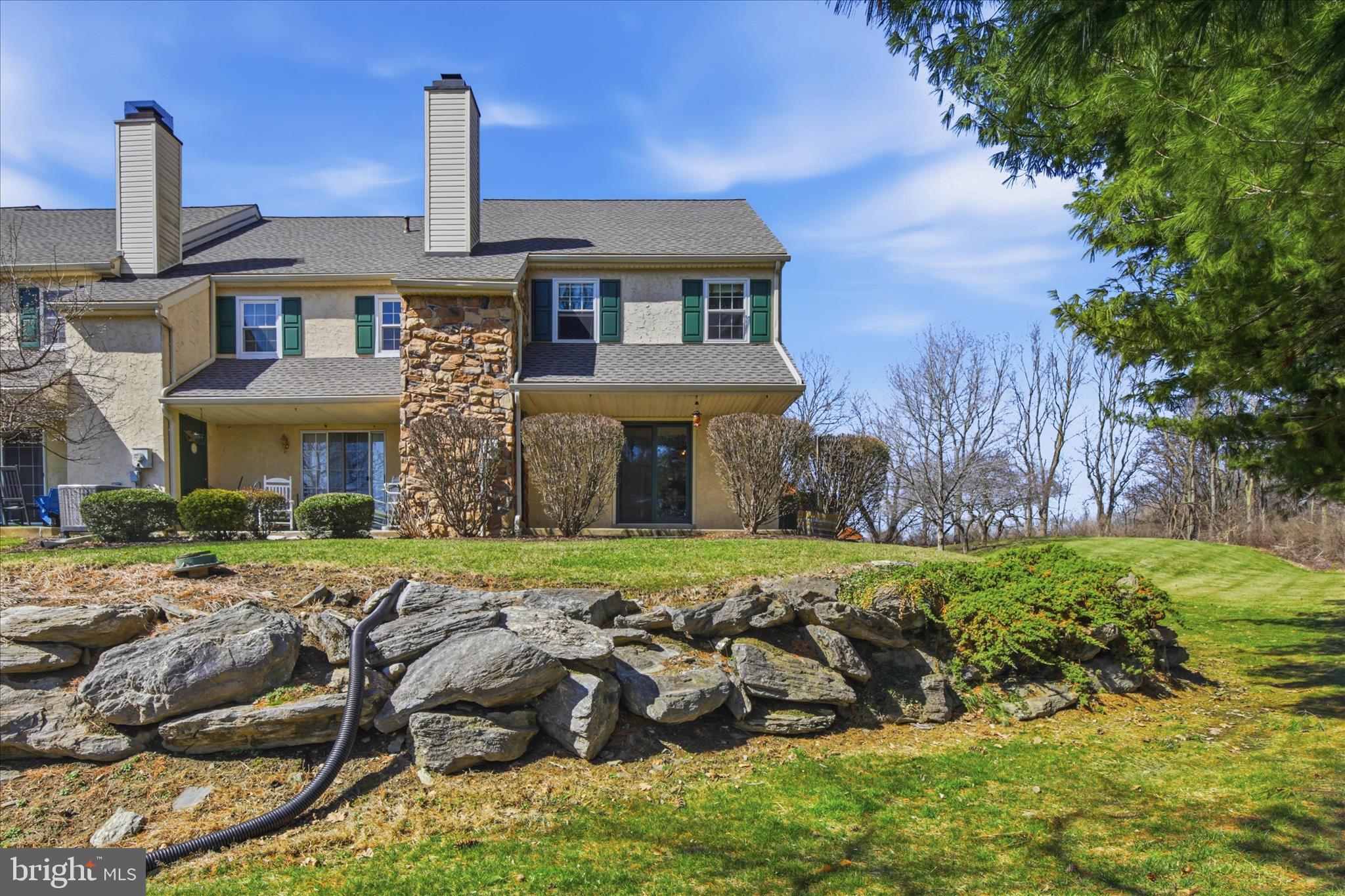 OAK KNOLL CONDOMINIUMS - Residential