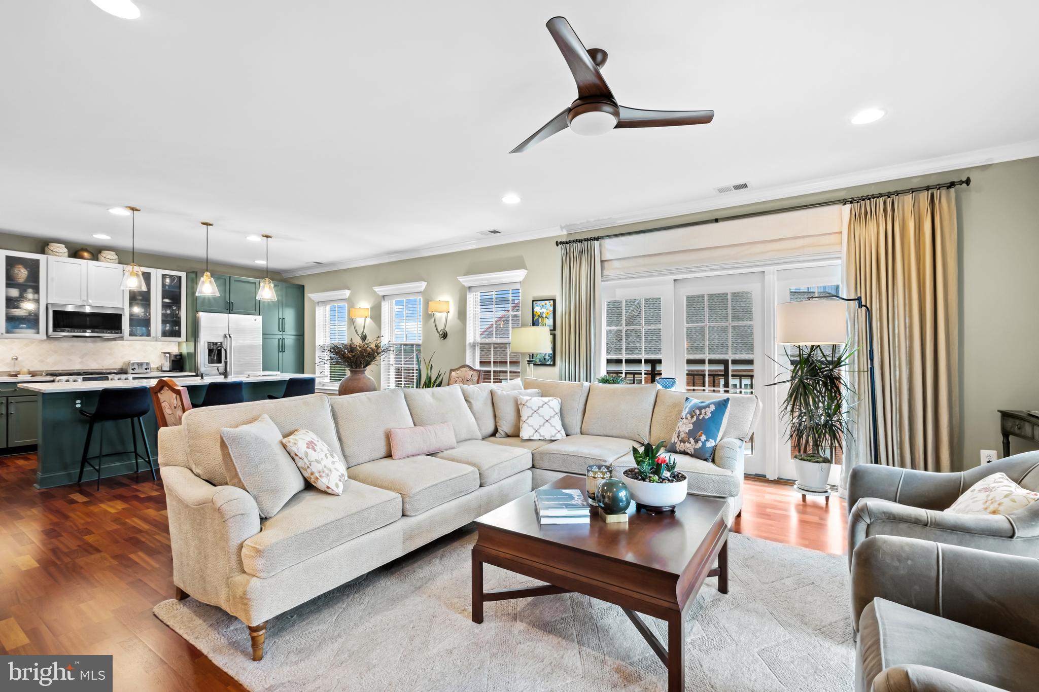 NAVAL SQUARE - Residential