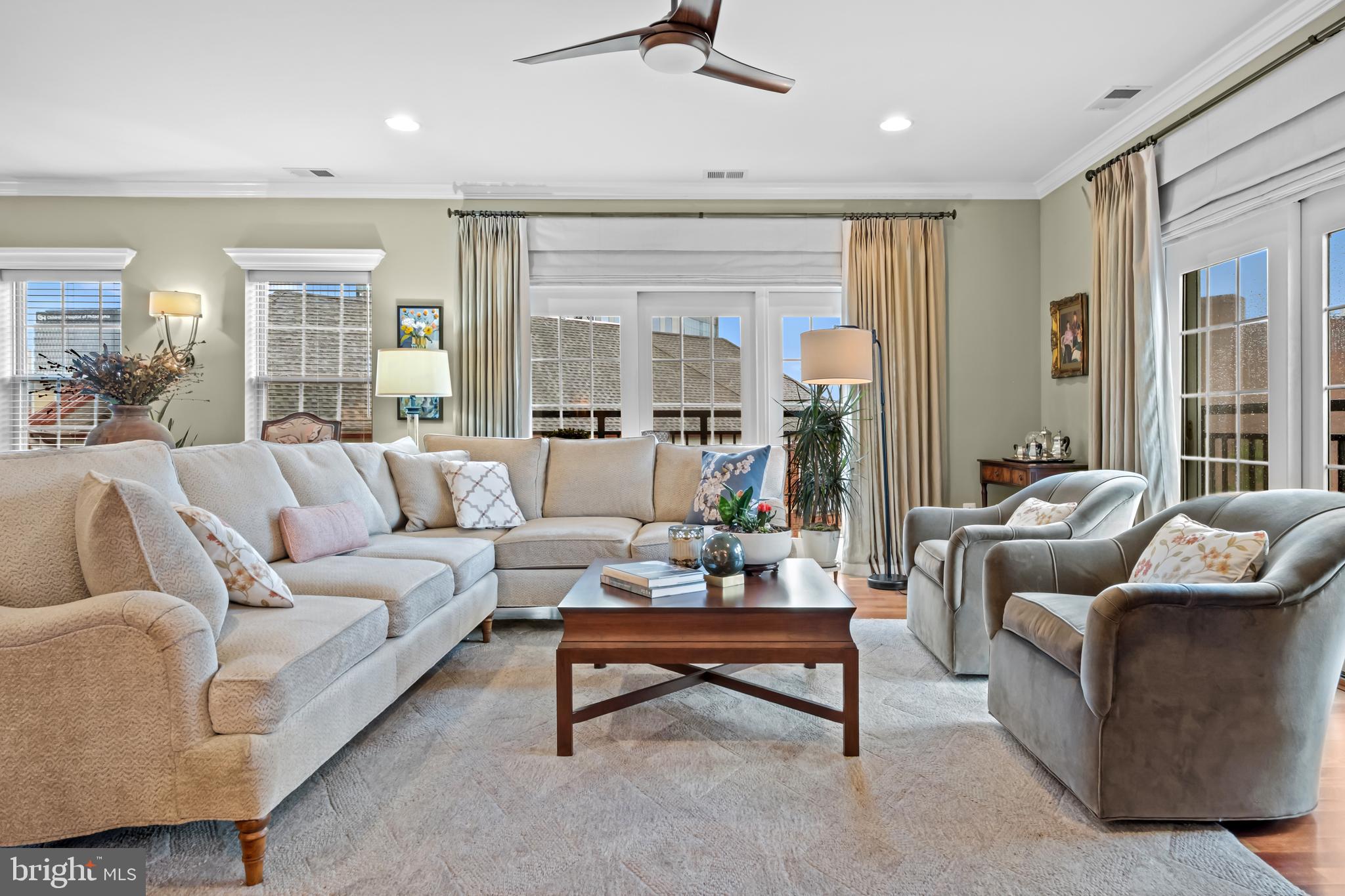 NAVAL SQUARE - Residential