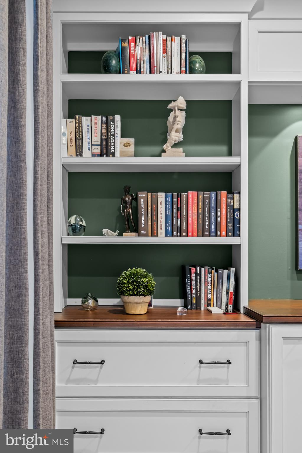 NAVAL SQUARE - Residential