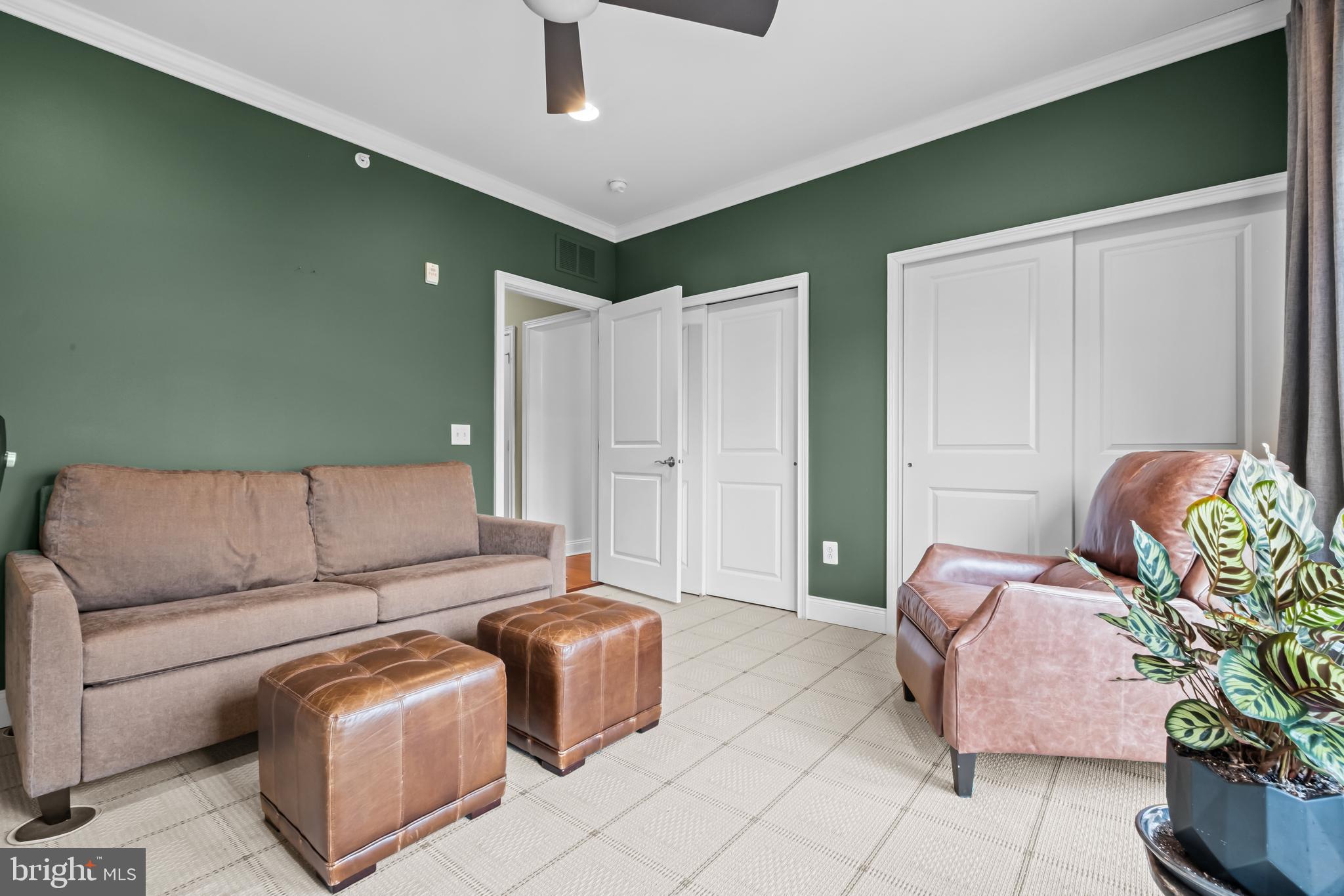 NAVAL SQUARE - Residential