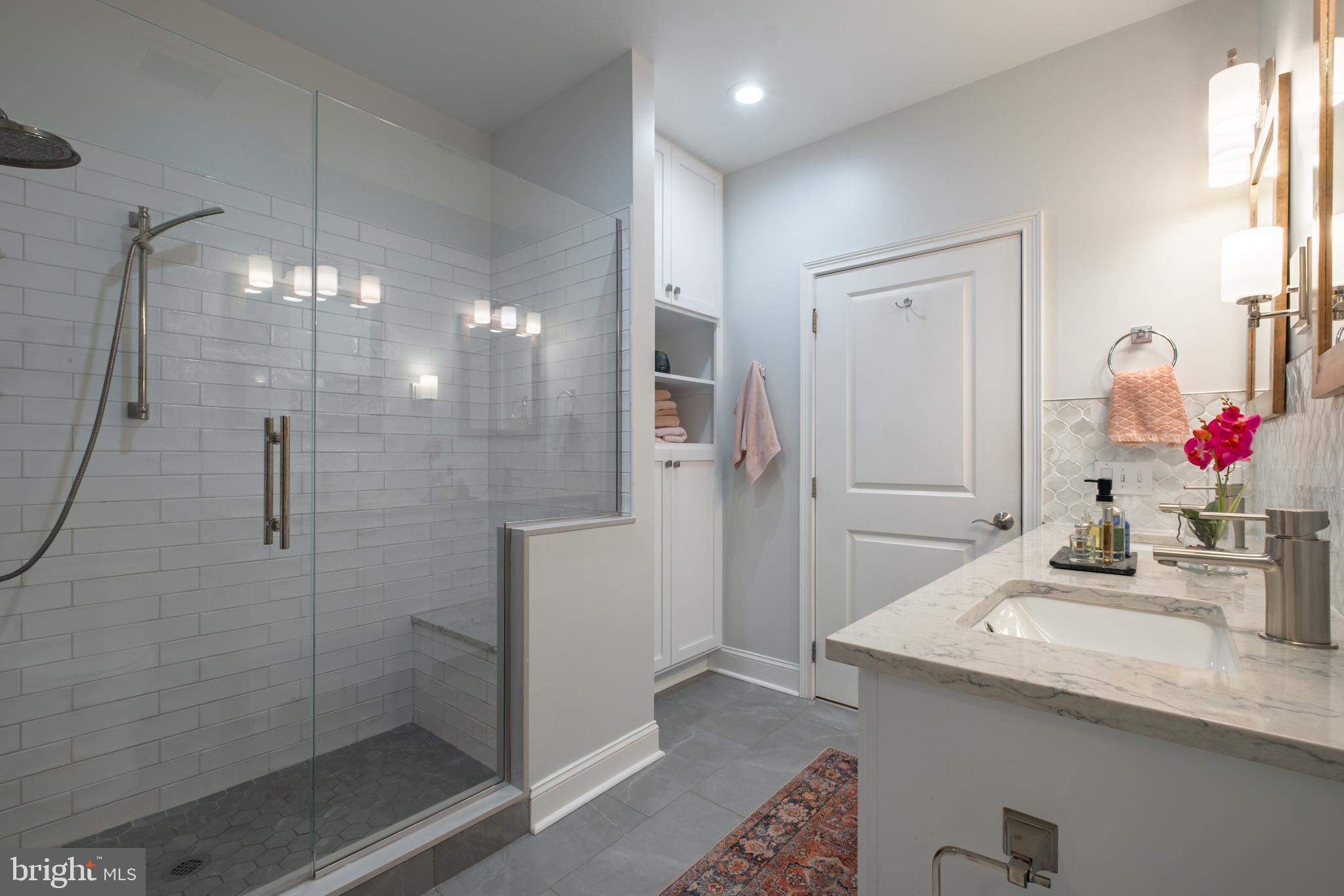 NAVAL SQUARE - Residential