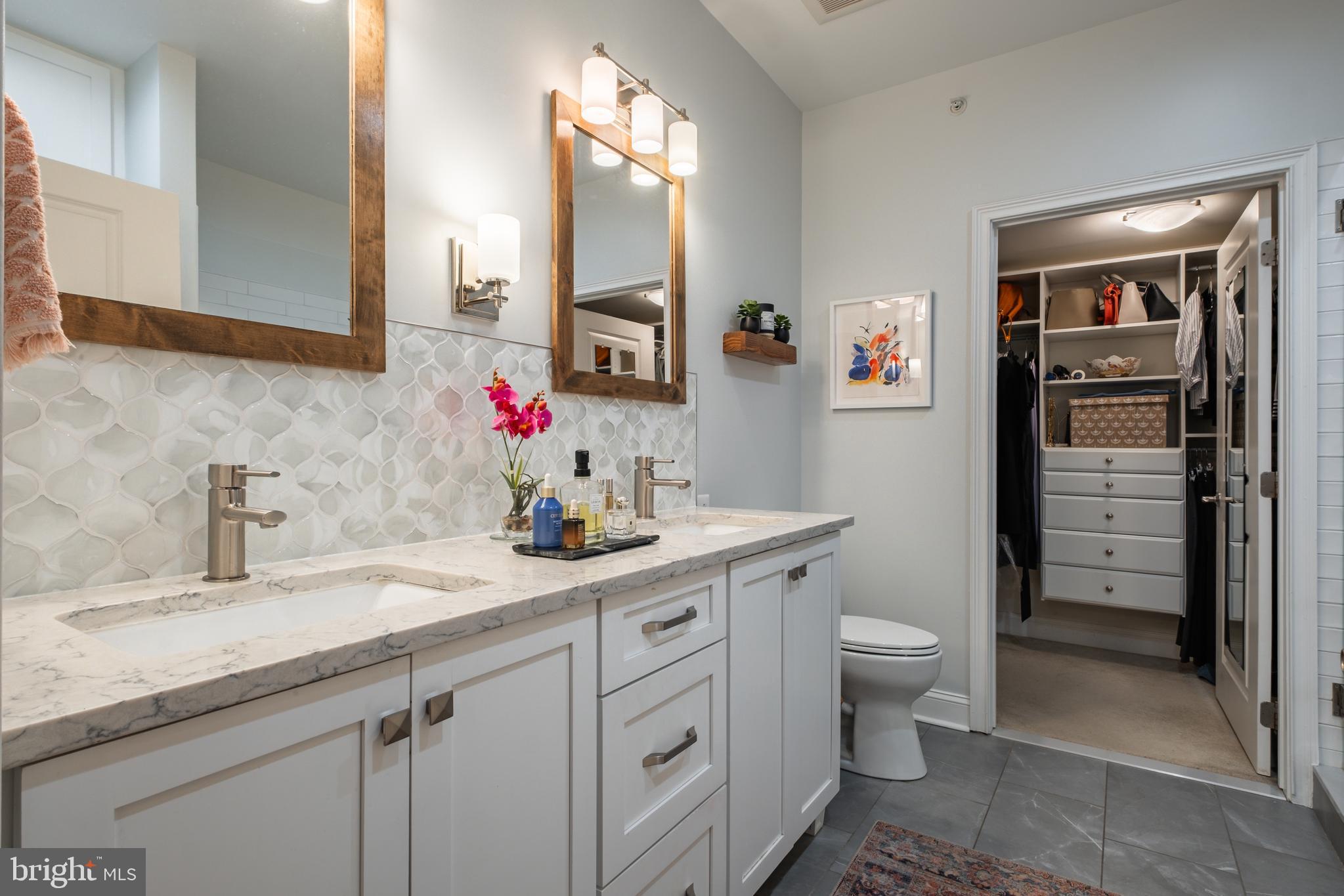 NAVAL SQUARE - Residential