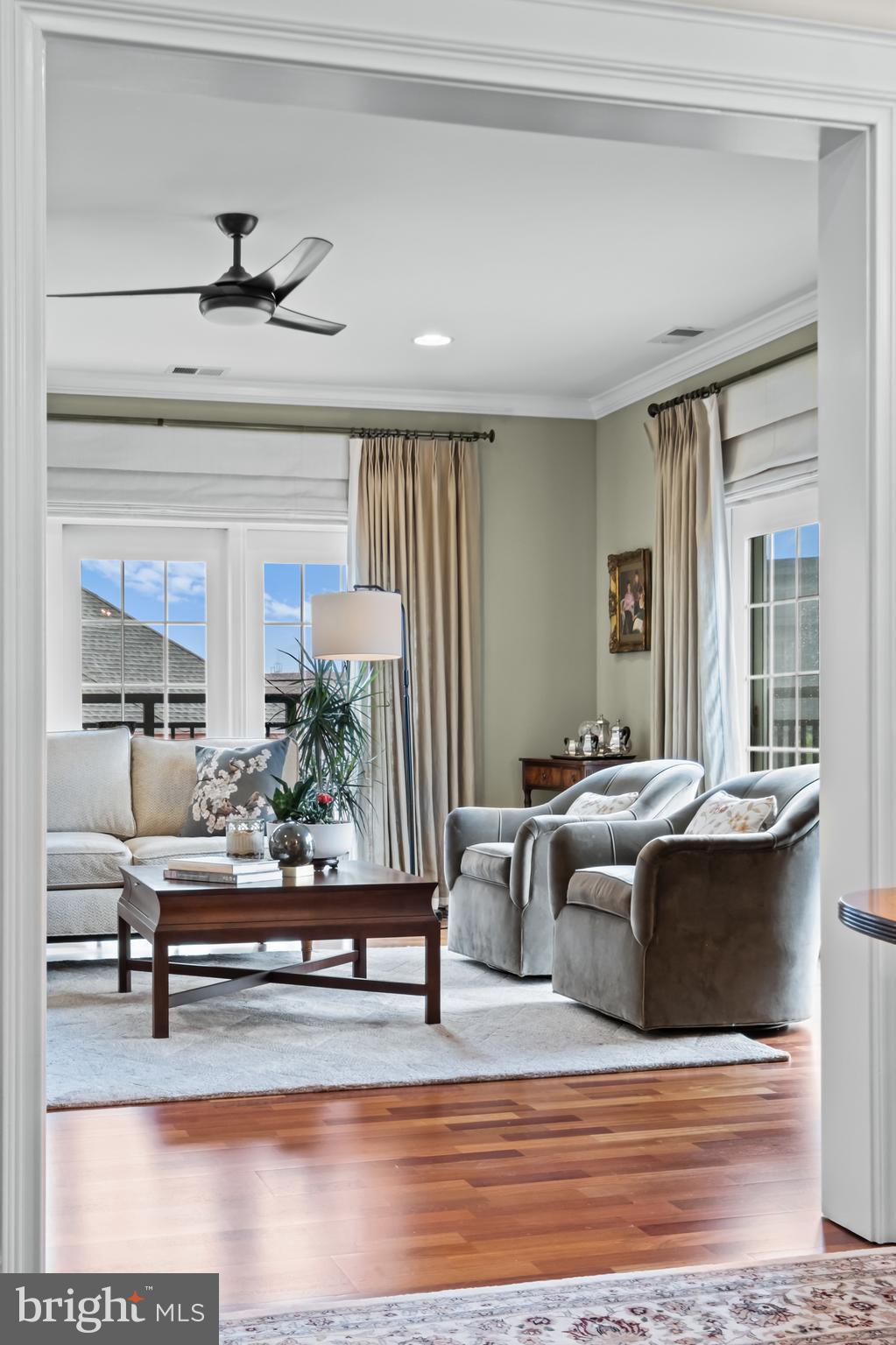 NAVAL SQUARE - Residential