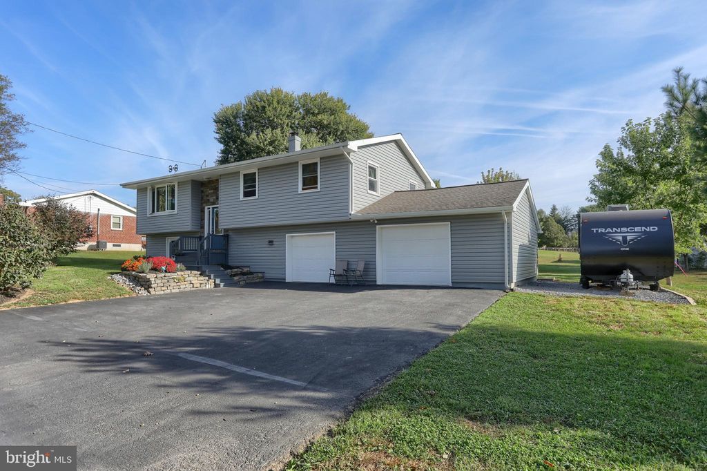 Photo of 261 Kathy Court, LEBANON, PA 17042 (MLS # PALN2023162)