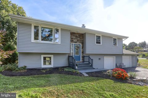 261 KATHY COURT LEBANON PA 17042