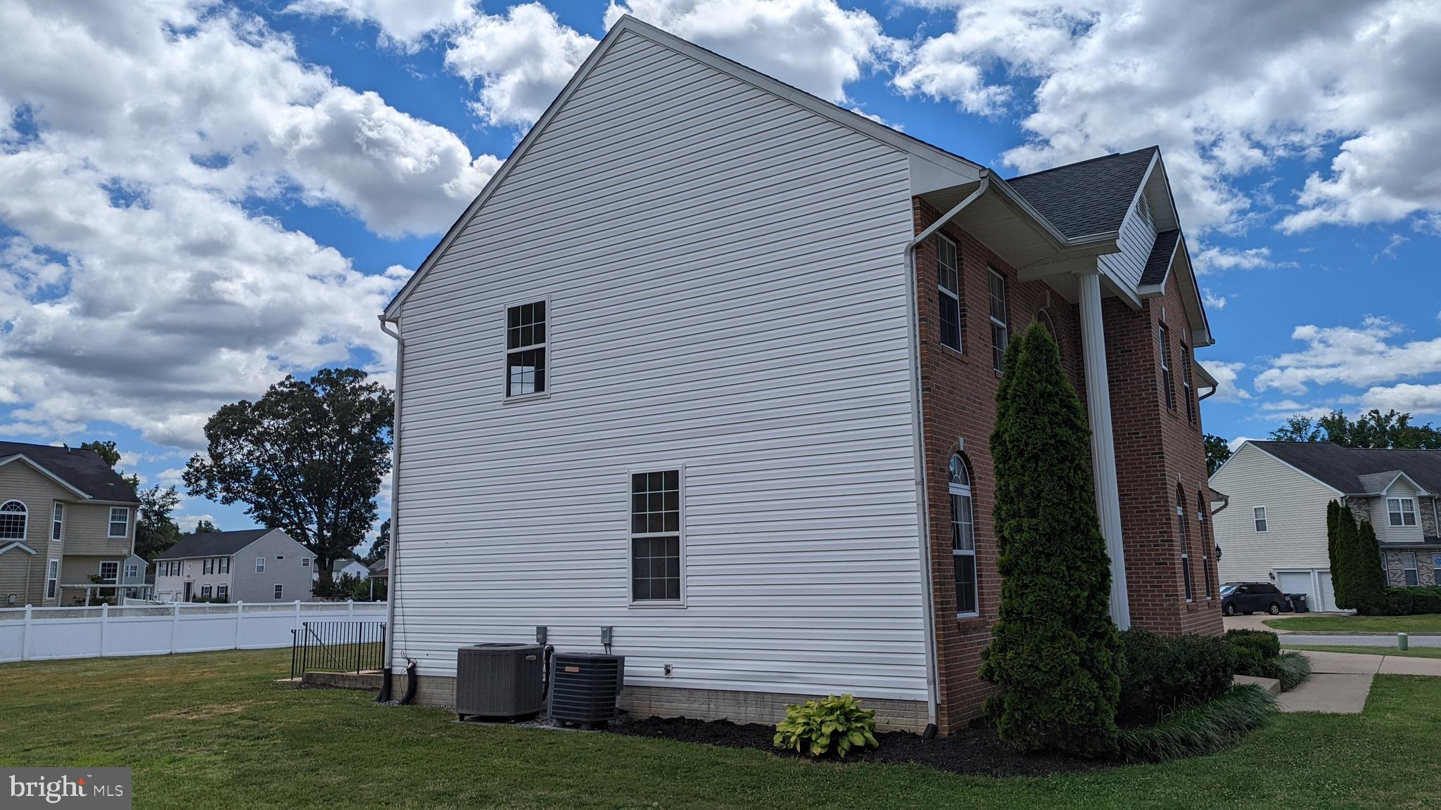 FERRY DOCK CROSSING - Residential
