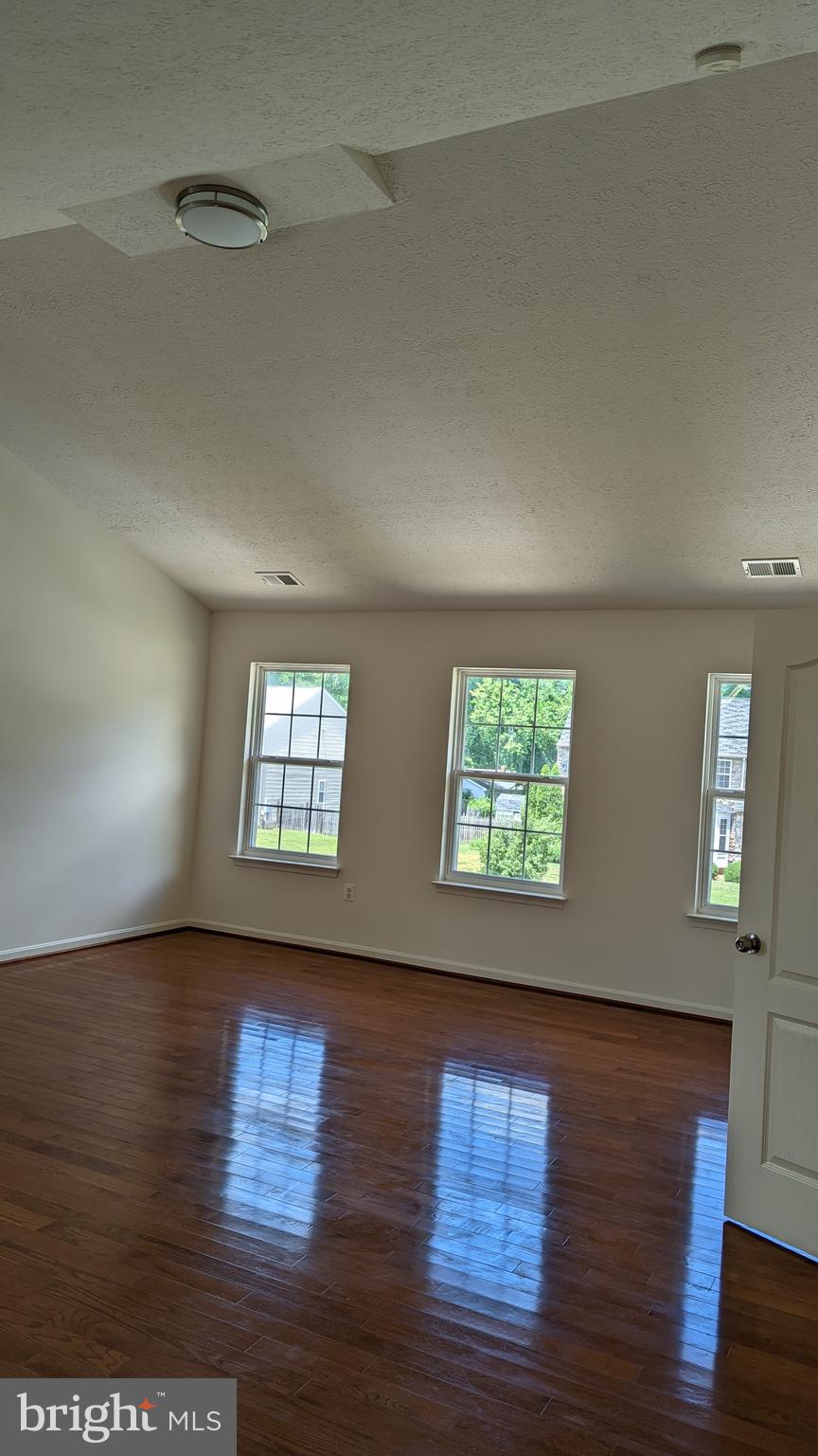 FERRY DOCK CROSSING - Residential