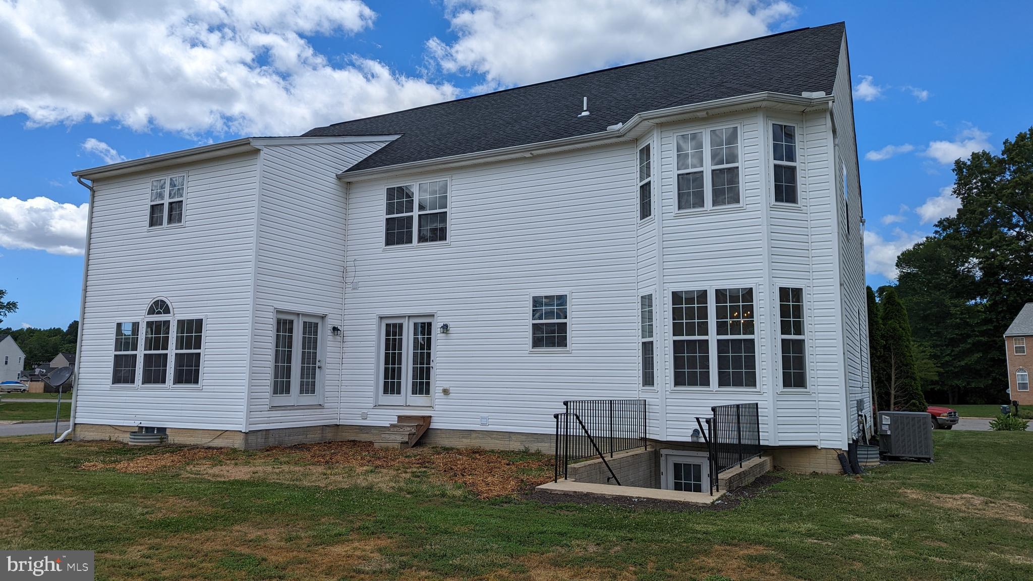 FERRY DOCK CROSSING - Residential