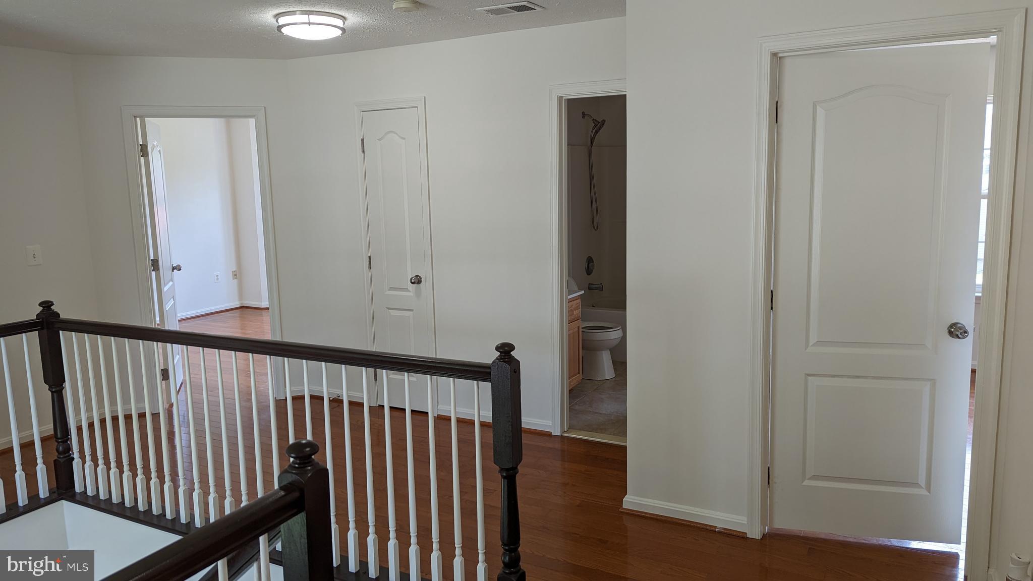 FERRY DOCK CROSSING - Residential