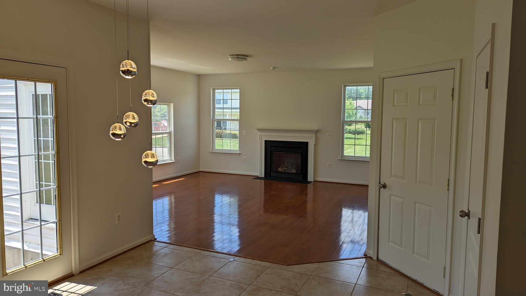 FERRY DOCK CROSSING - Residential