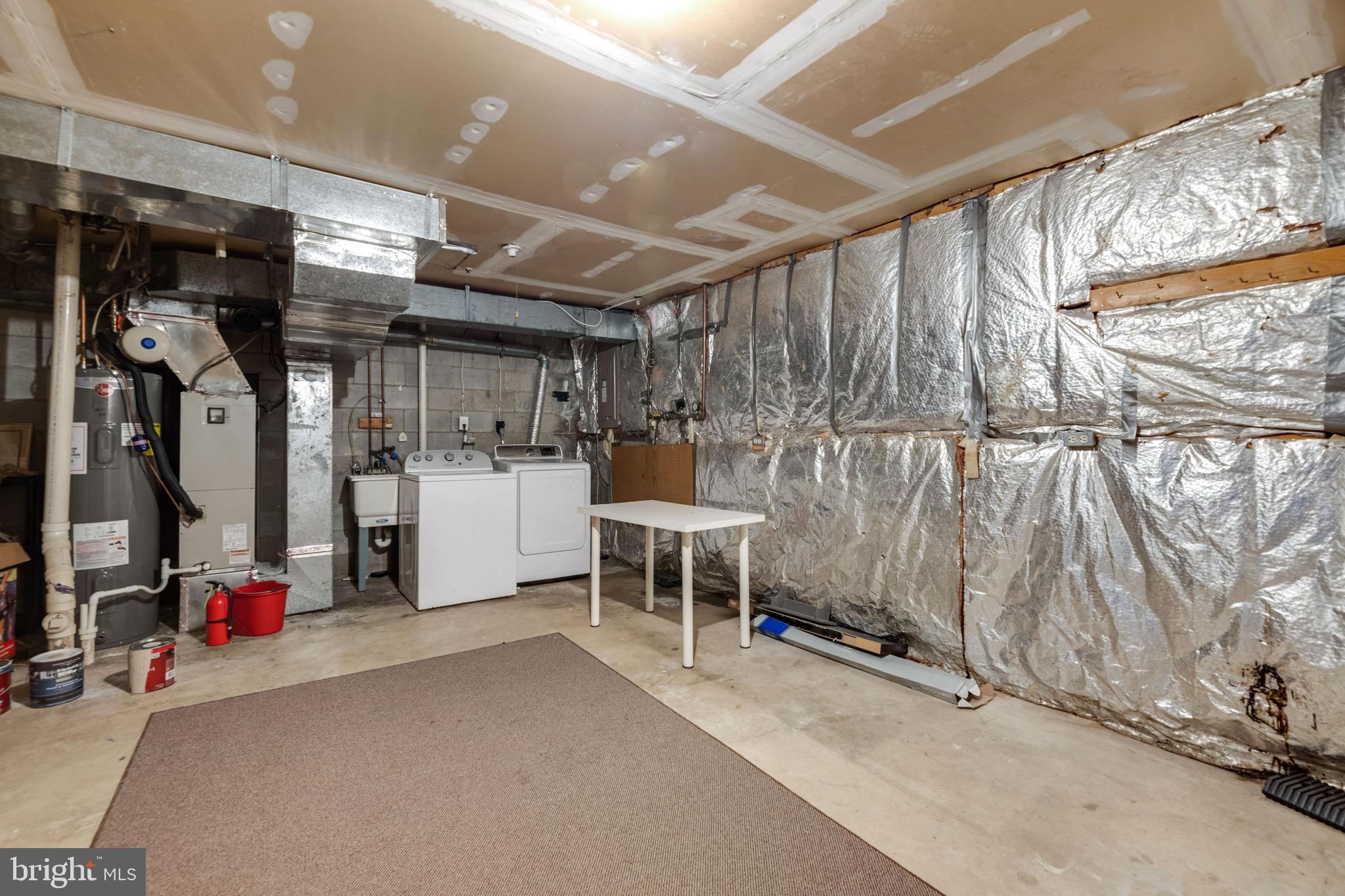 COURTLAND WOODS - Residential