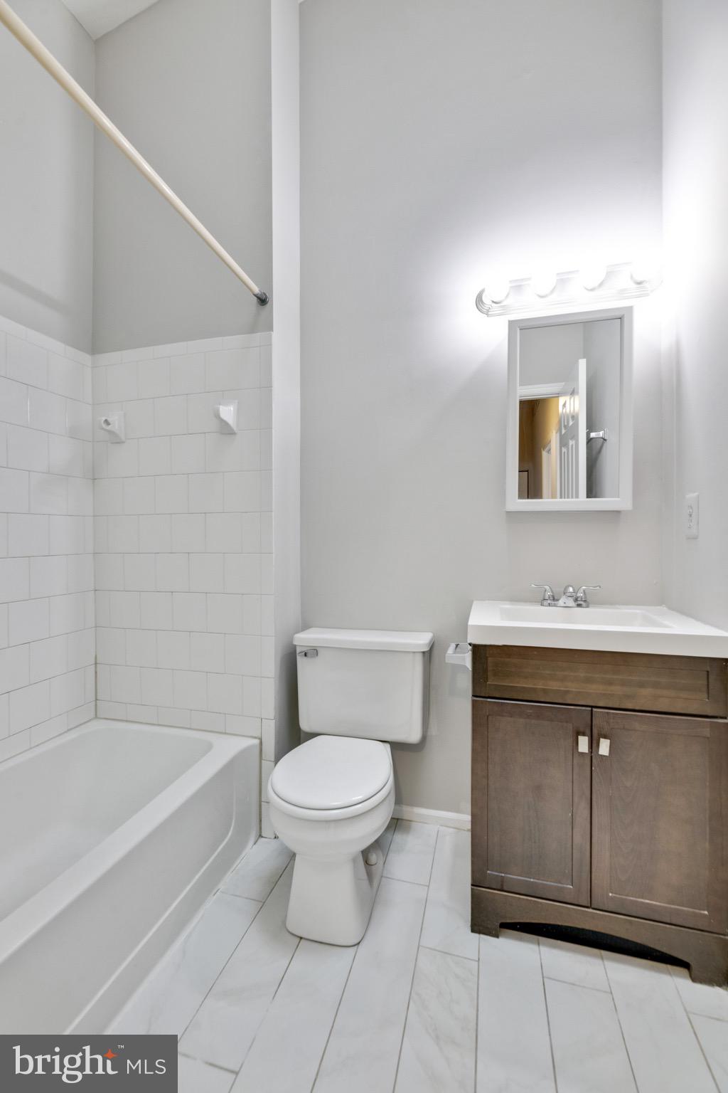 COURTLAND WOODS - Residential