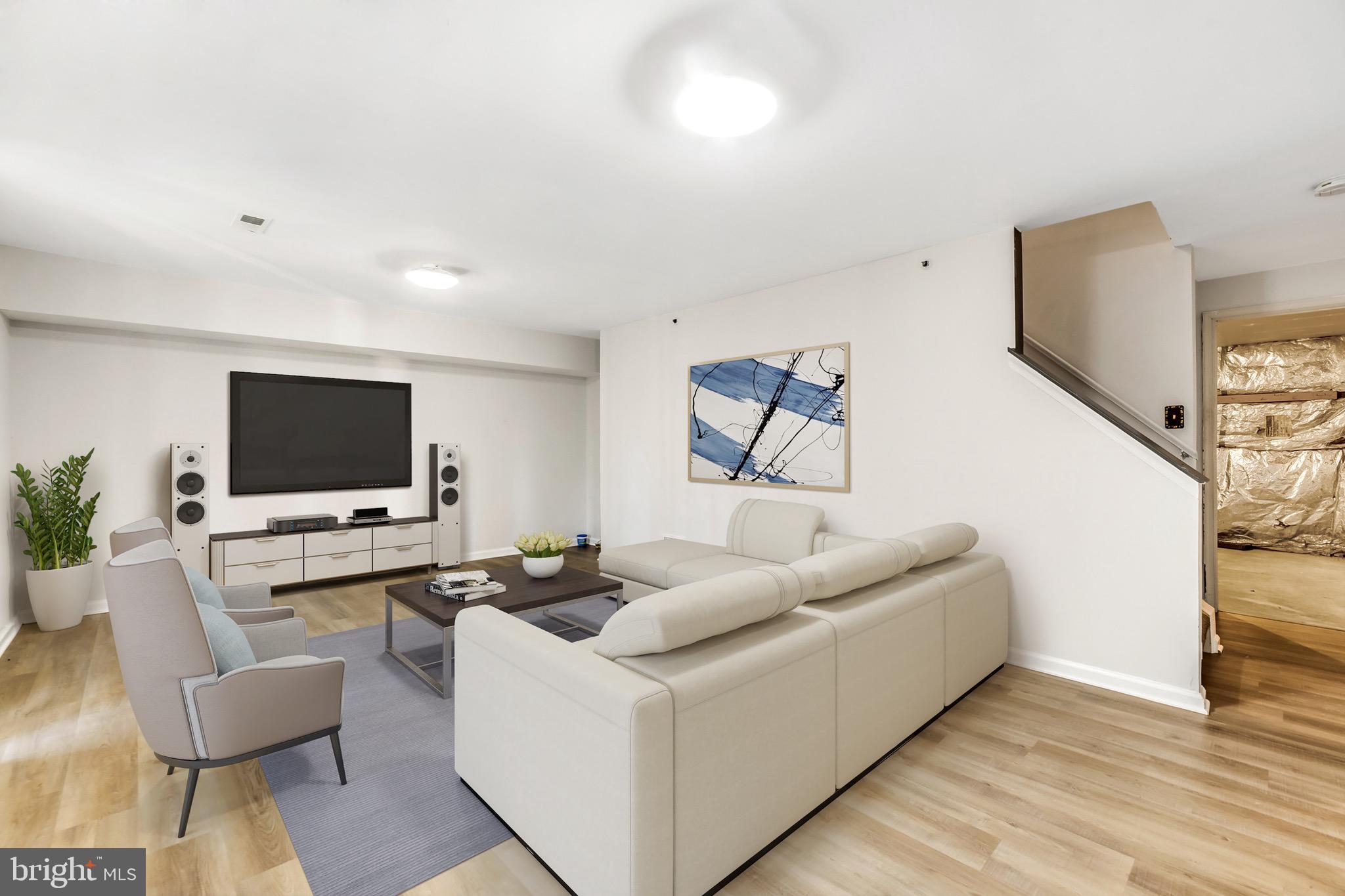 COURTLAND WOODS - Residential