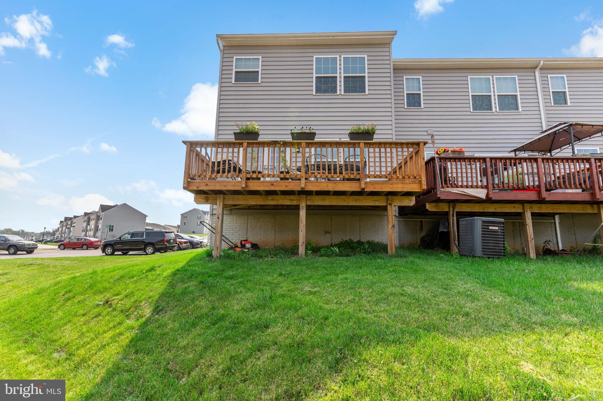 POTOMAC STATION - Residential