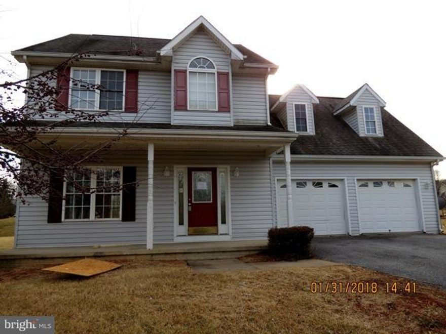 Cosy home in great cut-de-sac location = no thru traffic. New paint and carpet. Formal dining room. Large, level lot. Large garage with room for workbench.  Freddie Mac First Look Initiative ends 2/20/18. Seller will pay up to $500 towards Home Warranty of buyers choice-restrictions apply. Only 5 miles from I81 for easy access to Martinsburg and Hagerstown.