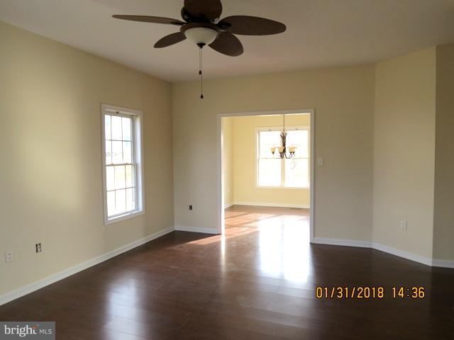 FORT HILL FARMS - Residential